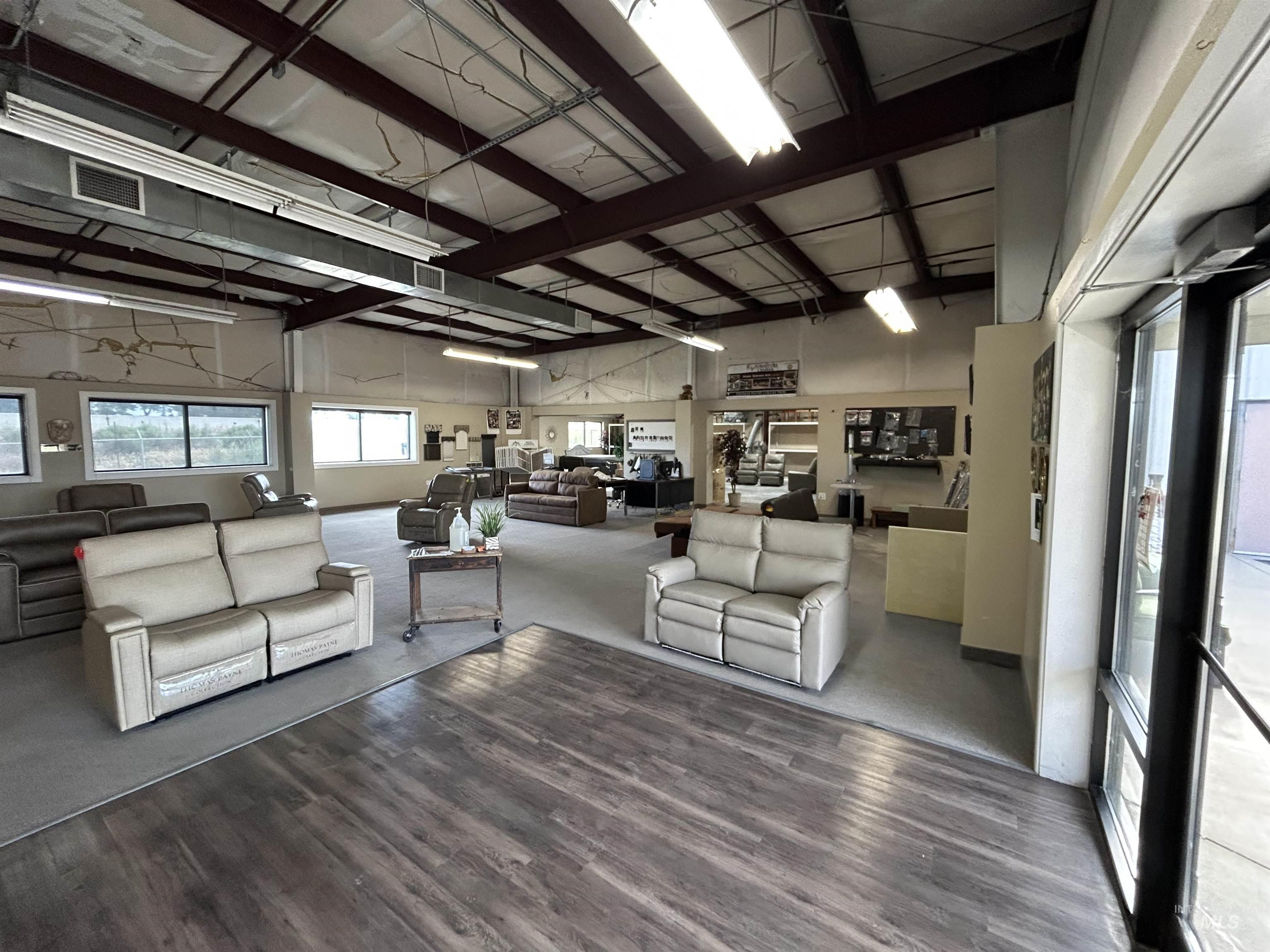 3828 E Flamingo Property Photo 4