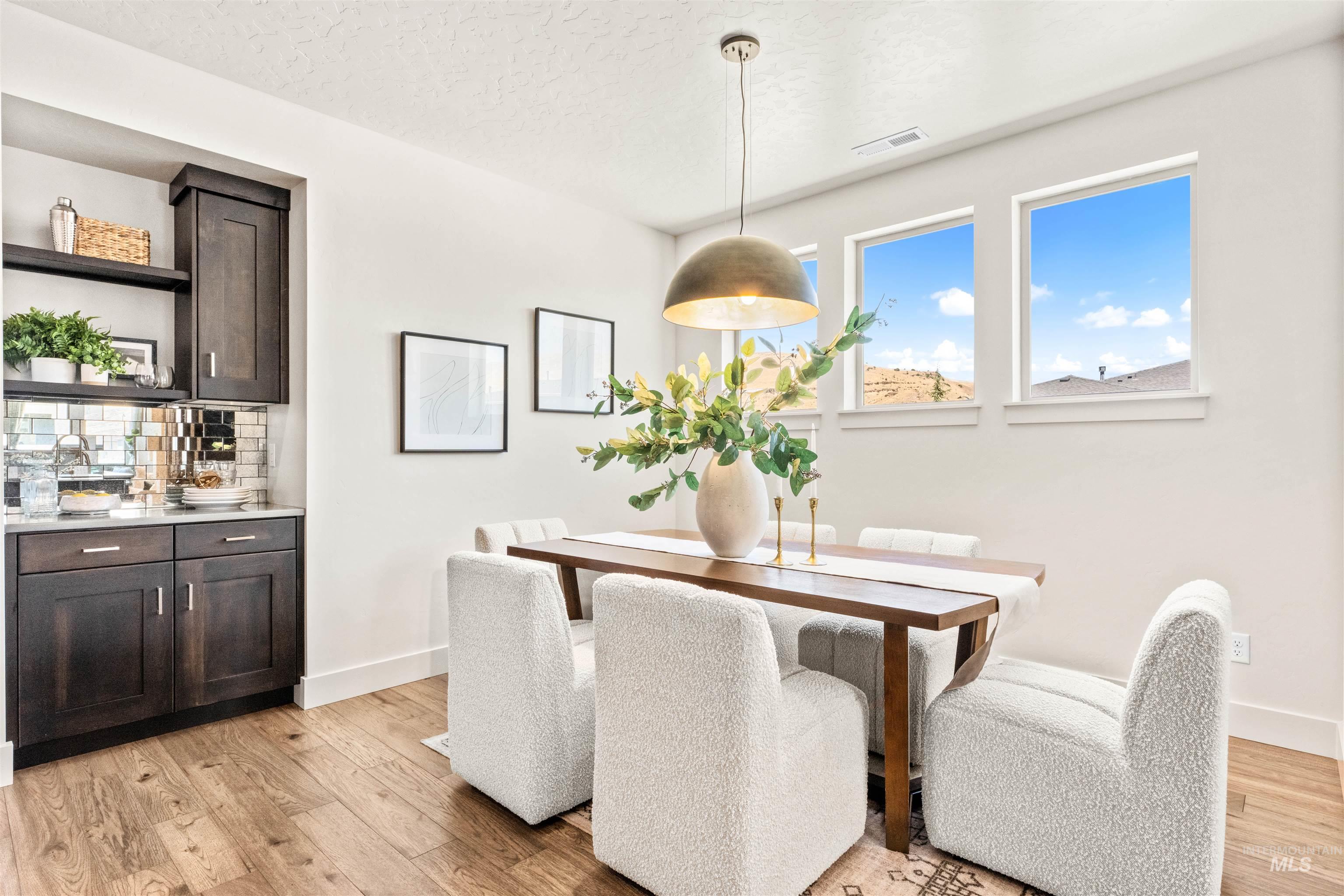 3180 S Barnside Way Property Photo 2