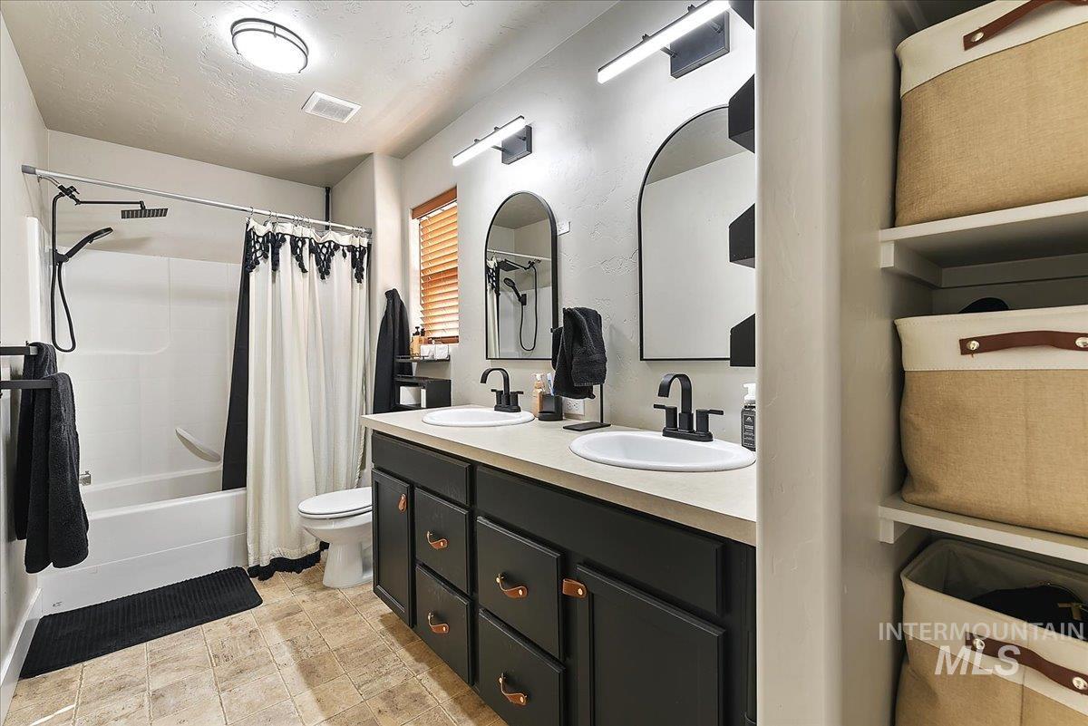 20145 Kremmwood Dr. Property Photo 15