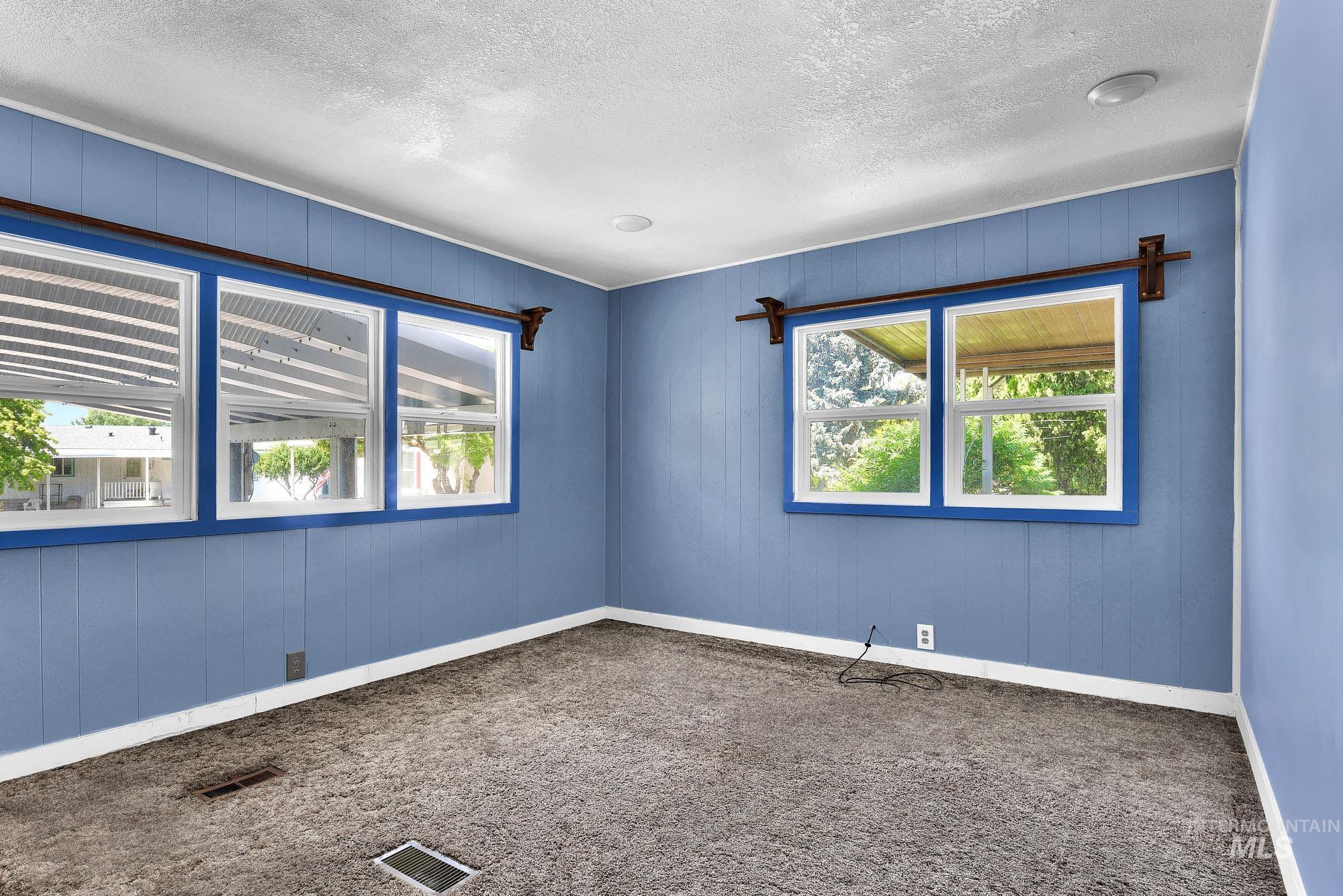 700 Fairview Ave Property Photo 14