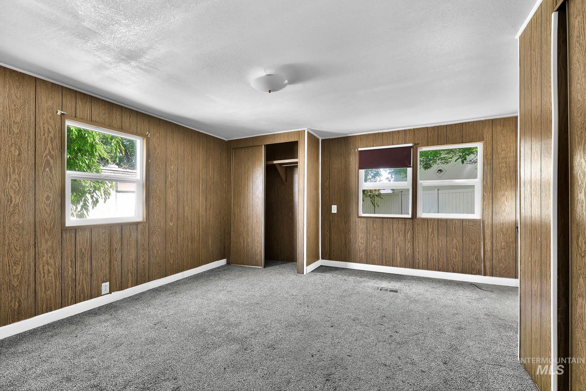 700 Fairview Ave Property Photo 22