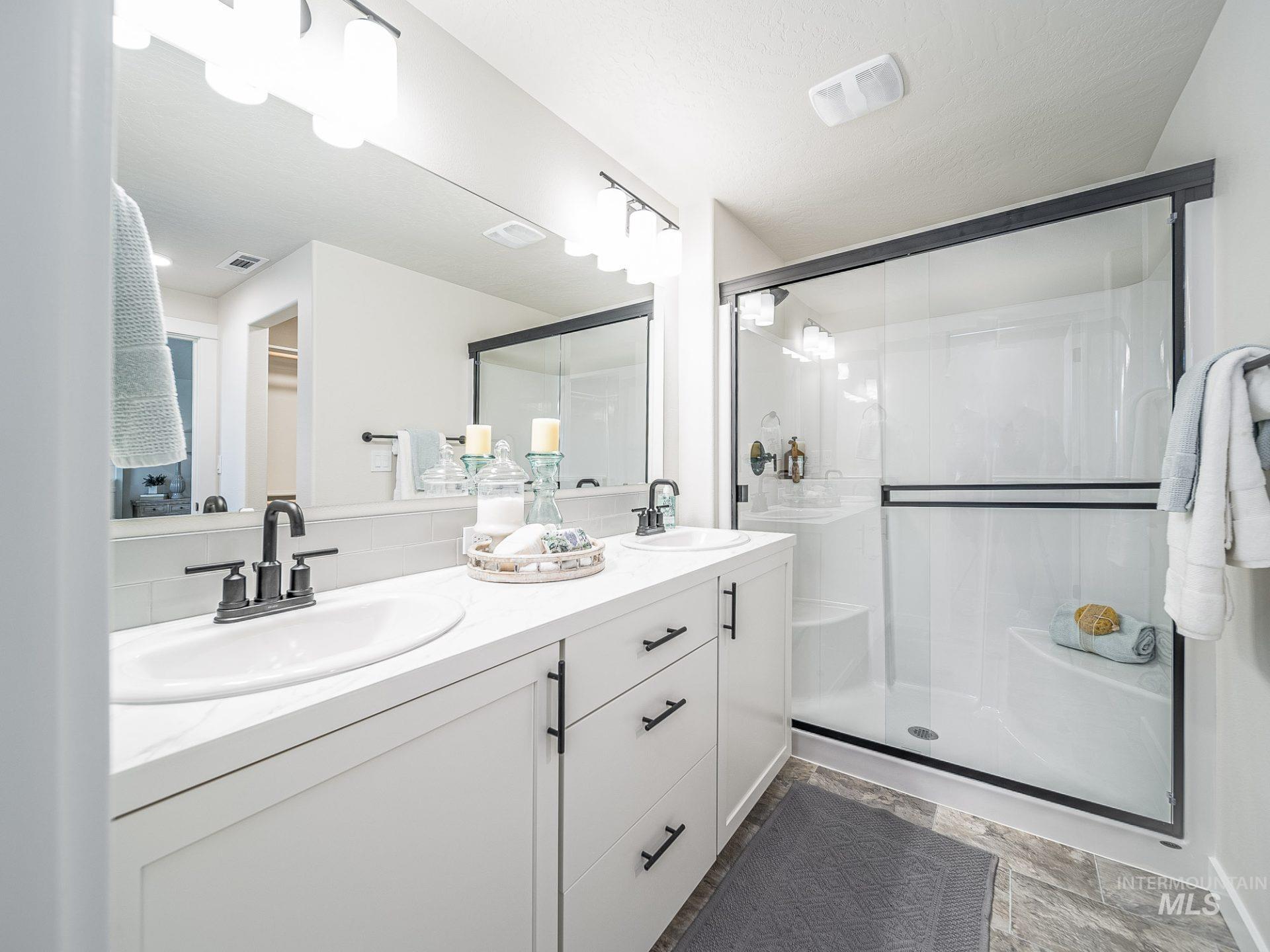 3778 E Fitz Roy St. Property Photo 7