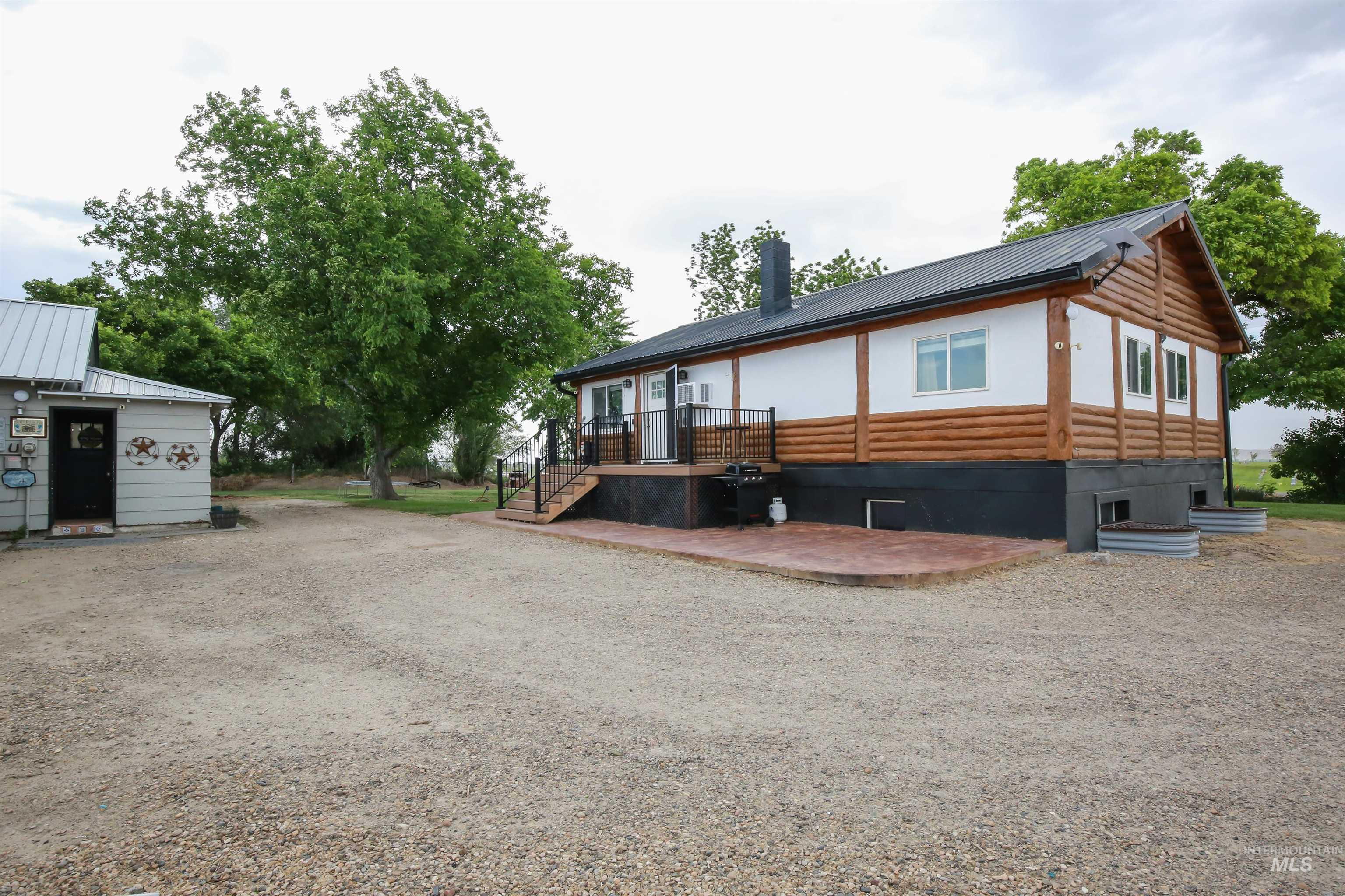 3733 Hwy 30 W Property Photo 8