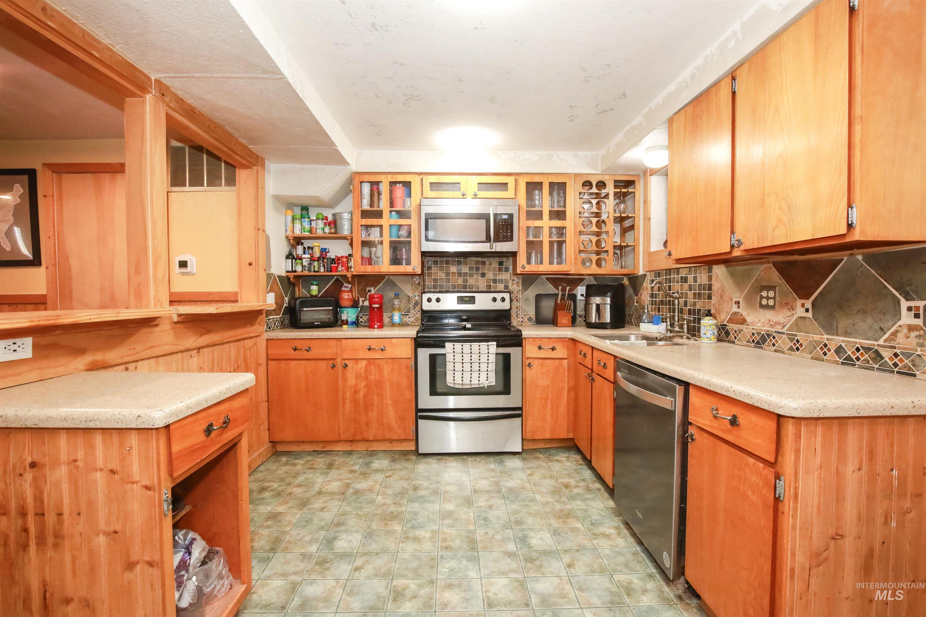 3733 Hwy 30 W Property Photo 17