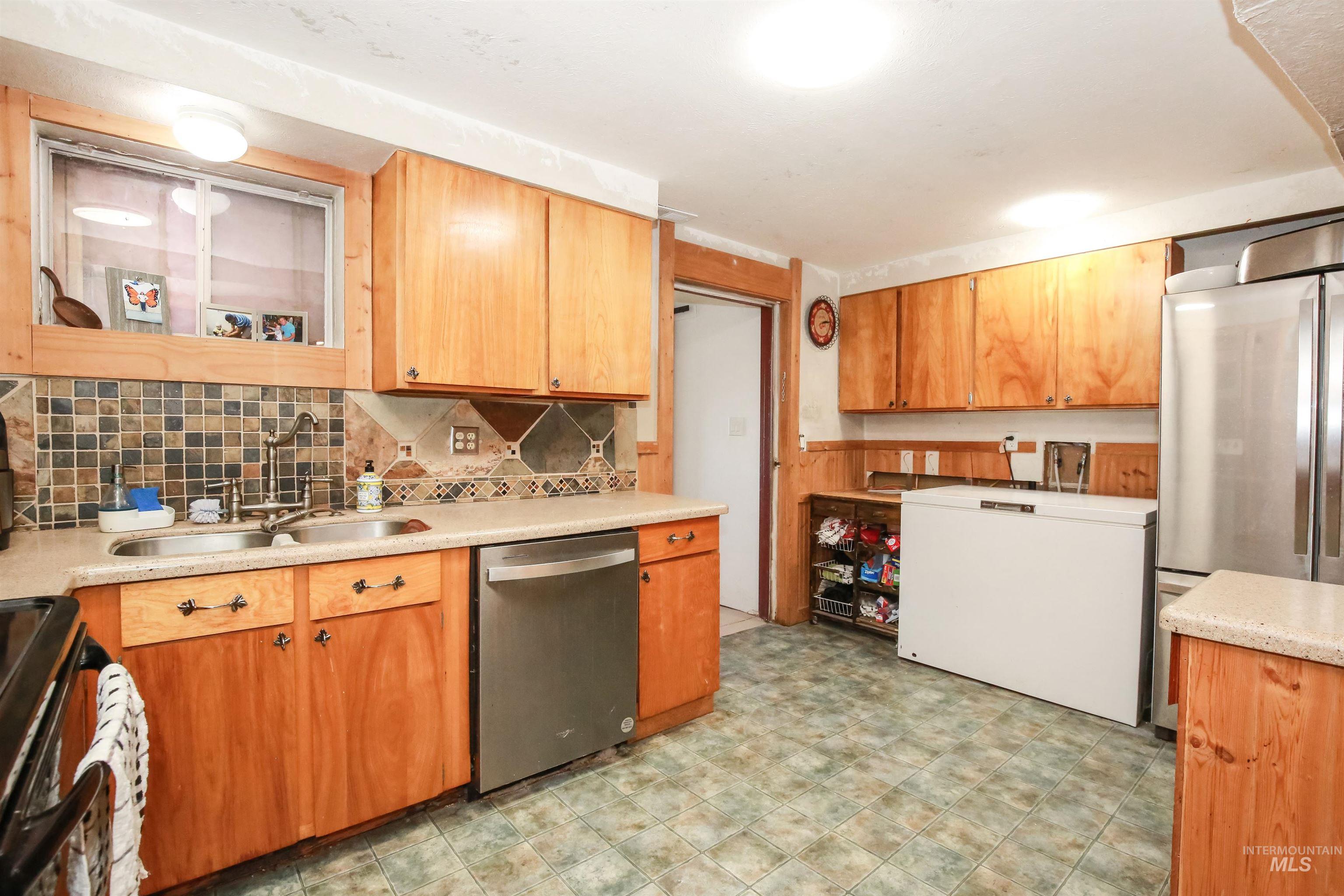 3733 Hwy 30 W Property Photo 19