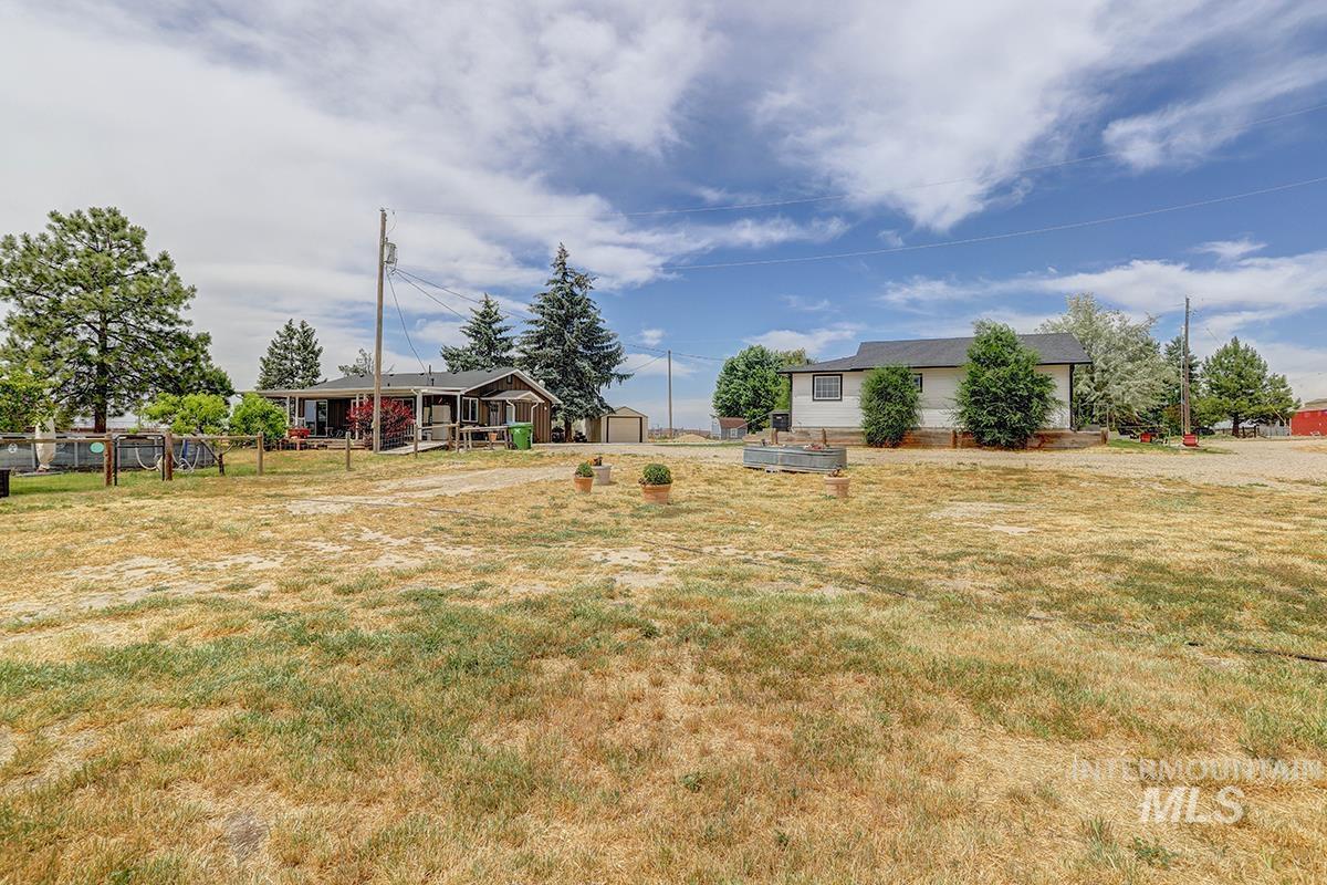9751 Gloria Rd Property Photo 1