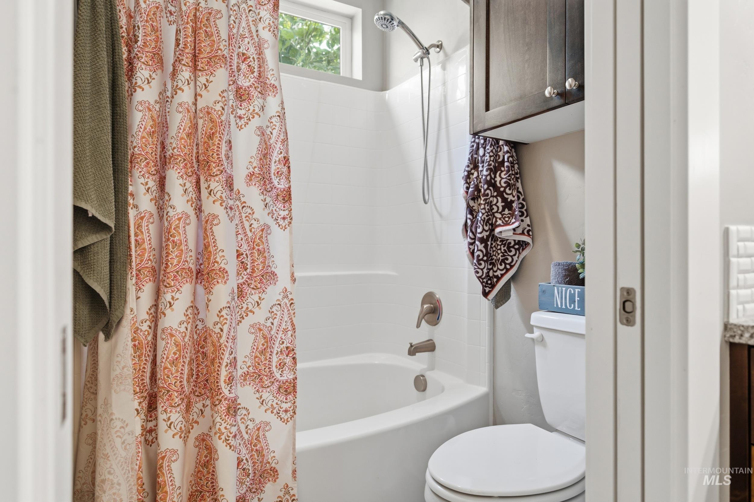 546 W Cagney St Property Photo 21