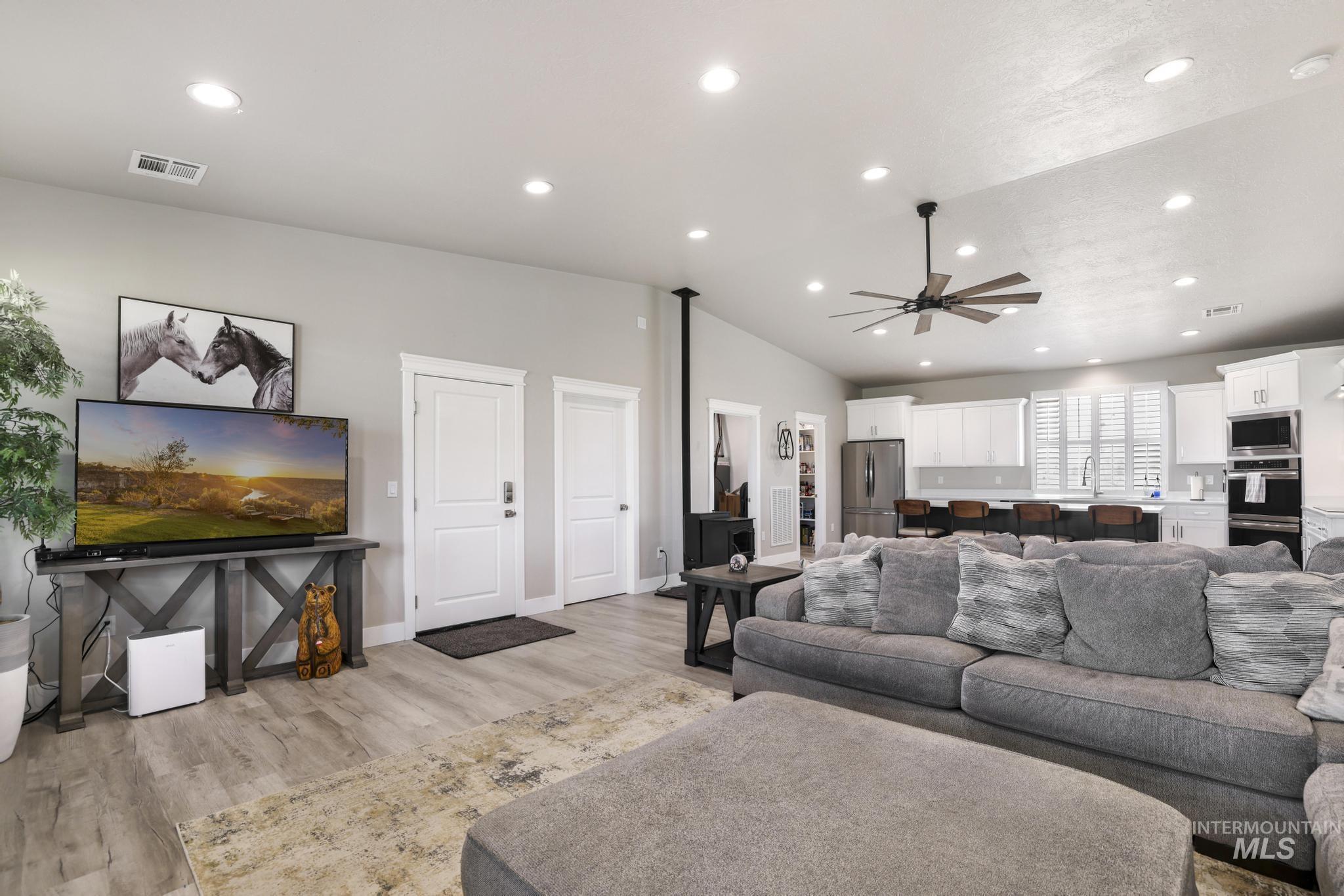 758 Cedar Creek Road Property Photo 4