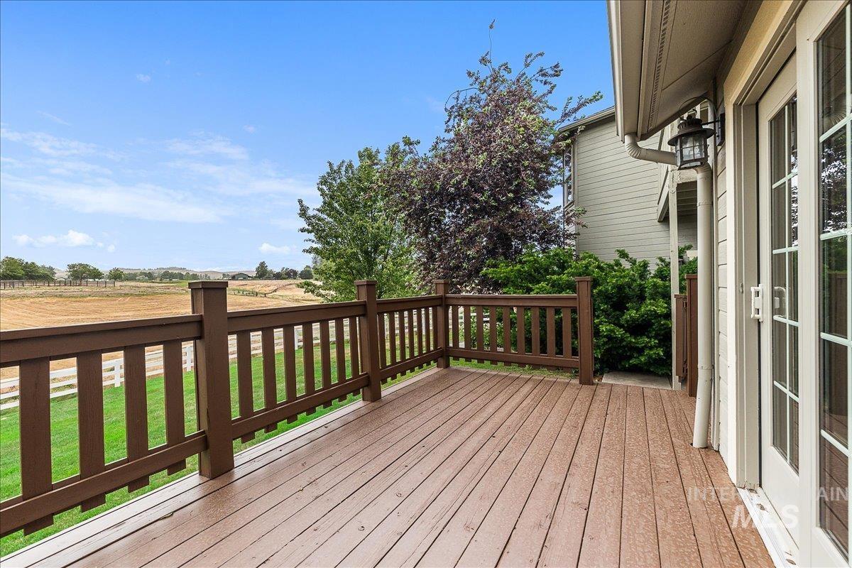 10060 W Rolling Hills Dr. Property Photo 13