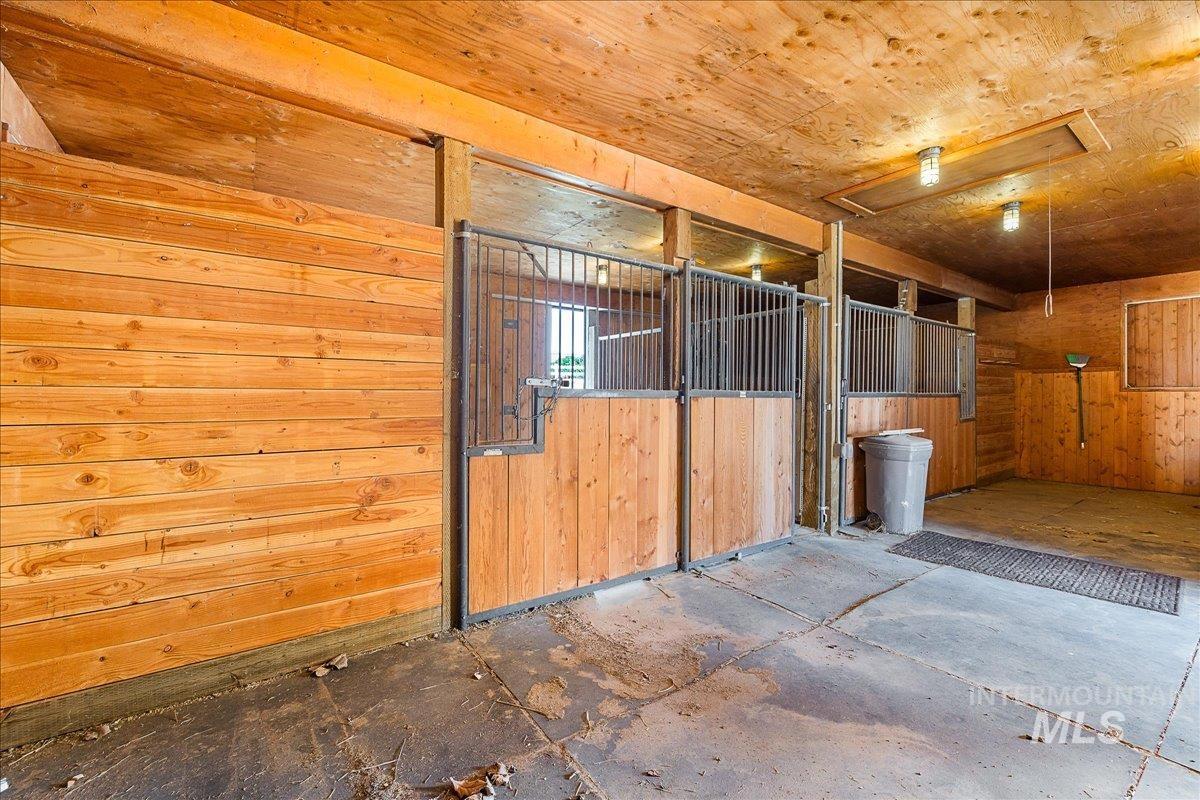 10060 W Rolling Hills Dr. Property Photo 33