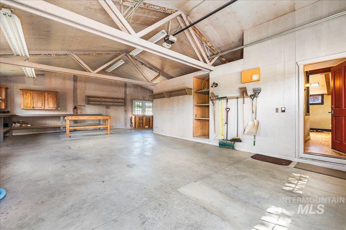 10060 W Rolling Hills Dr. Property Photo 38