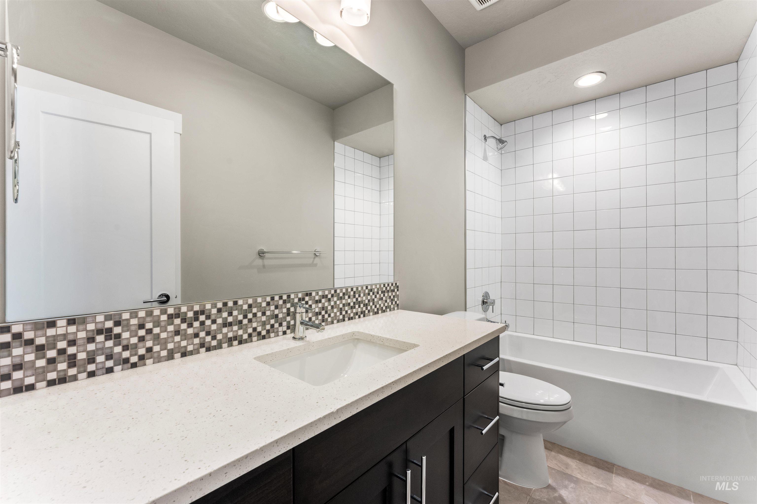 8035 Tandy Cove St Property Photo 21