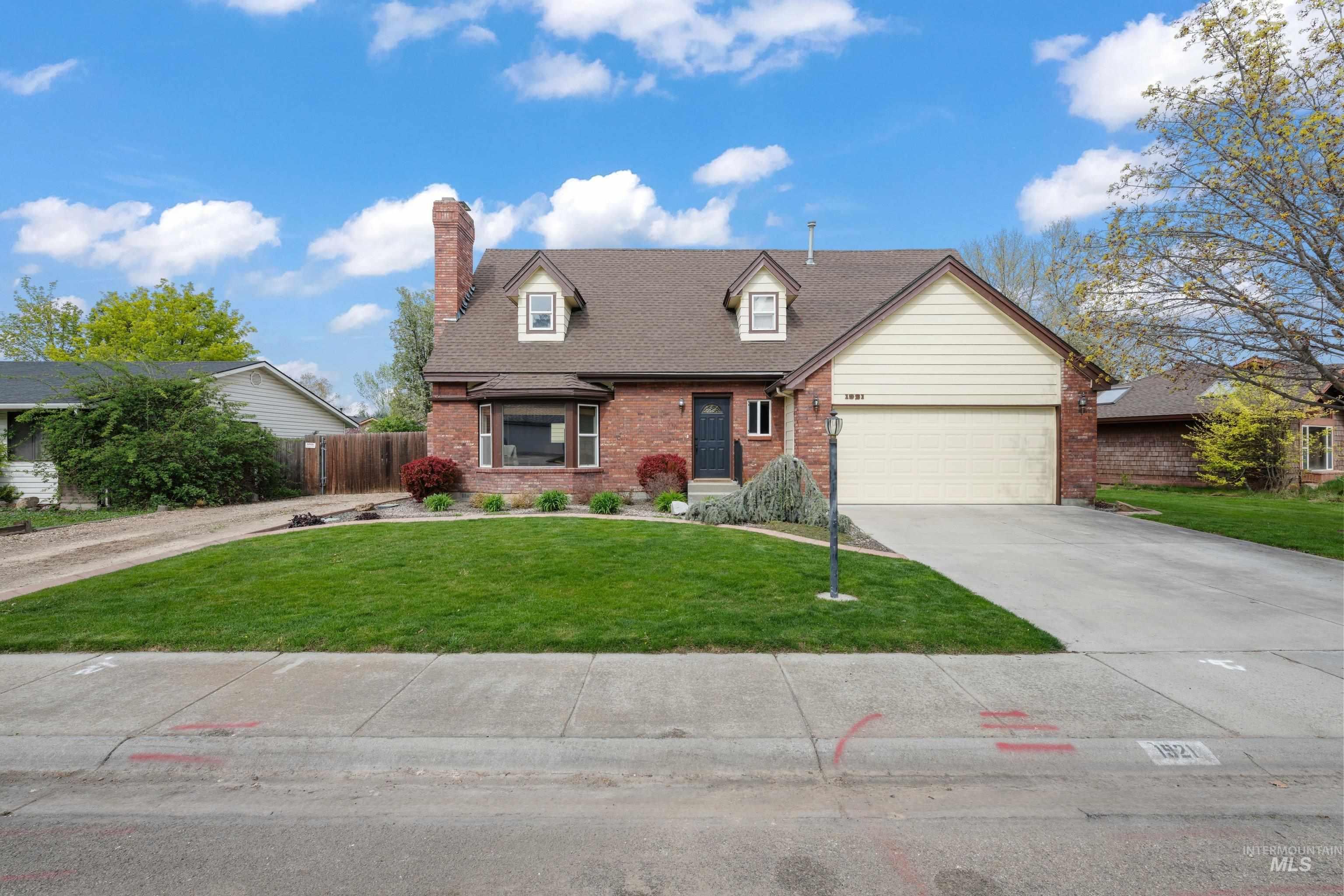 1921 N Incline Way Property Photo 1
