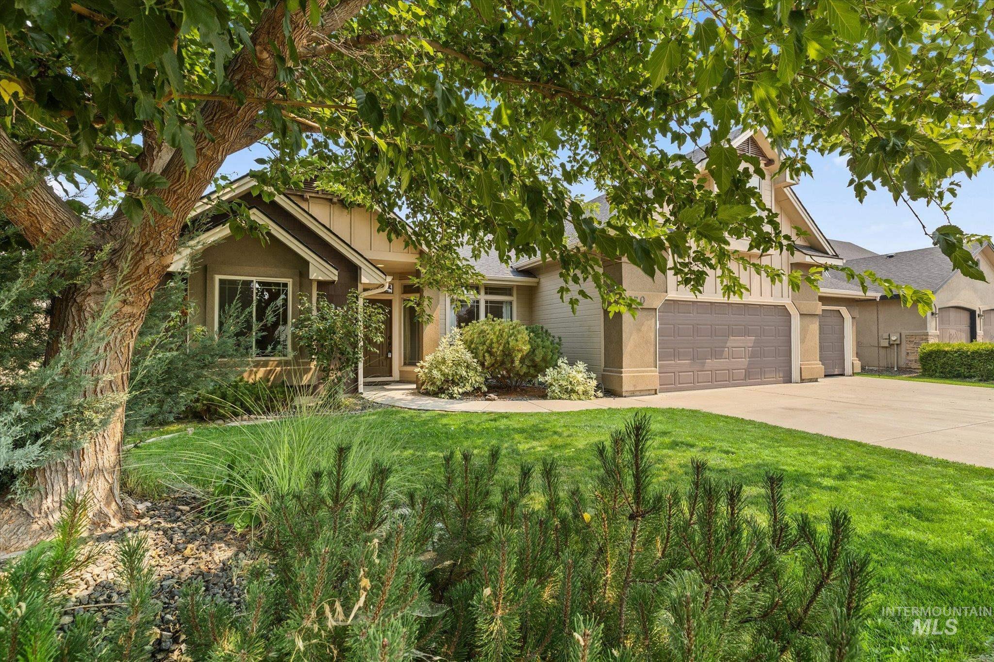 370 S Schober Loop Property Photo 2