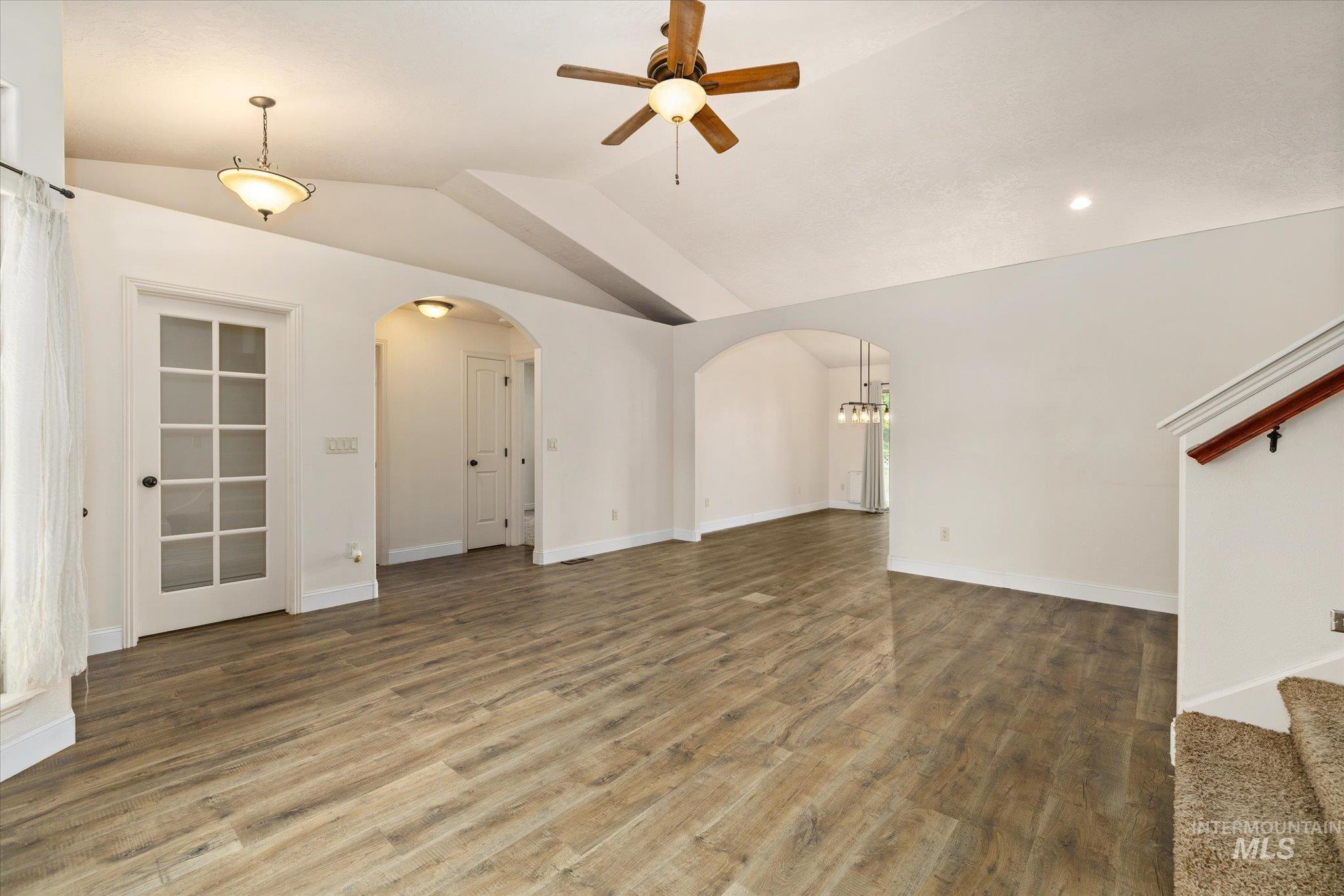370 S Schober Loop Property Photo 4
