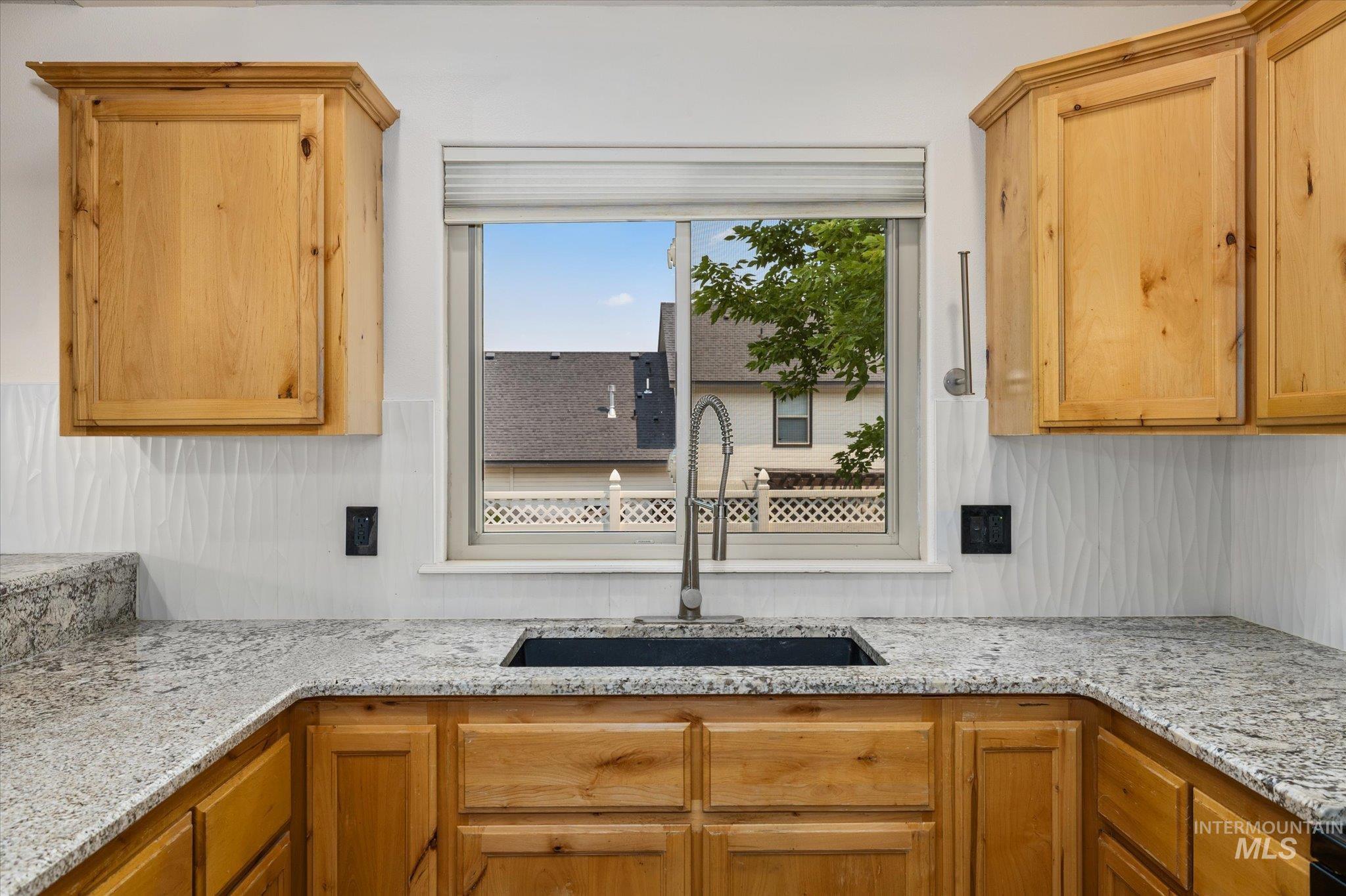 370 S Schober Loop Property Photo 11