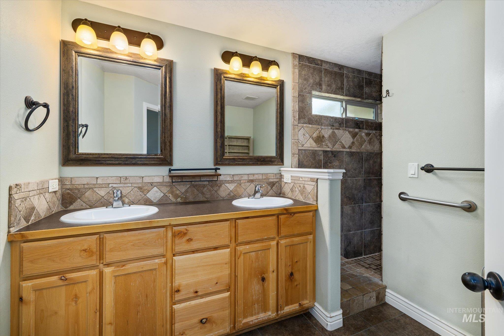 370 S Schober Loop Property Photo 18