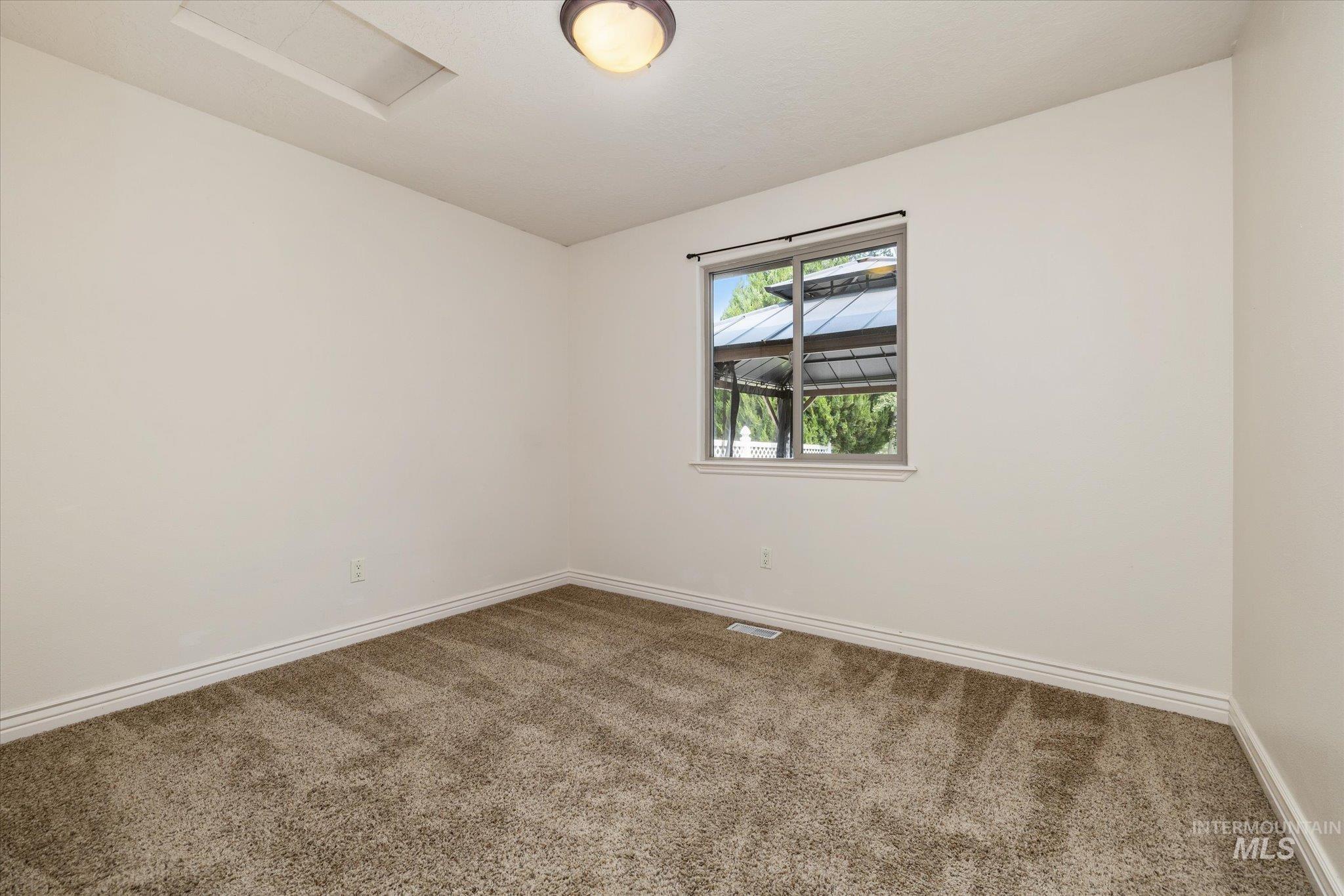 370 S Schober Loop Property Photo 24