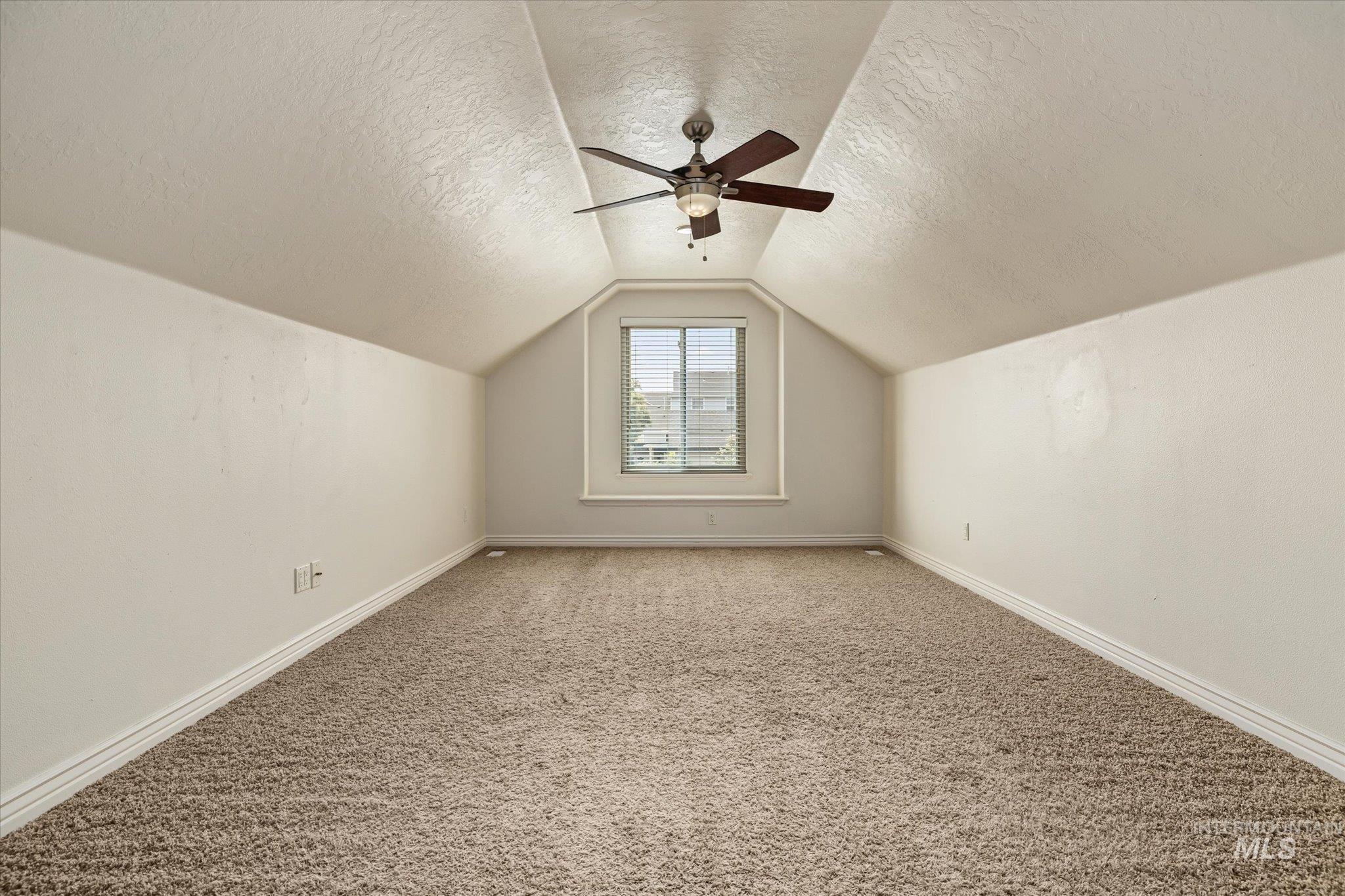 370 S Schober Loop Property Photo 27