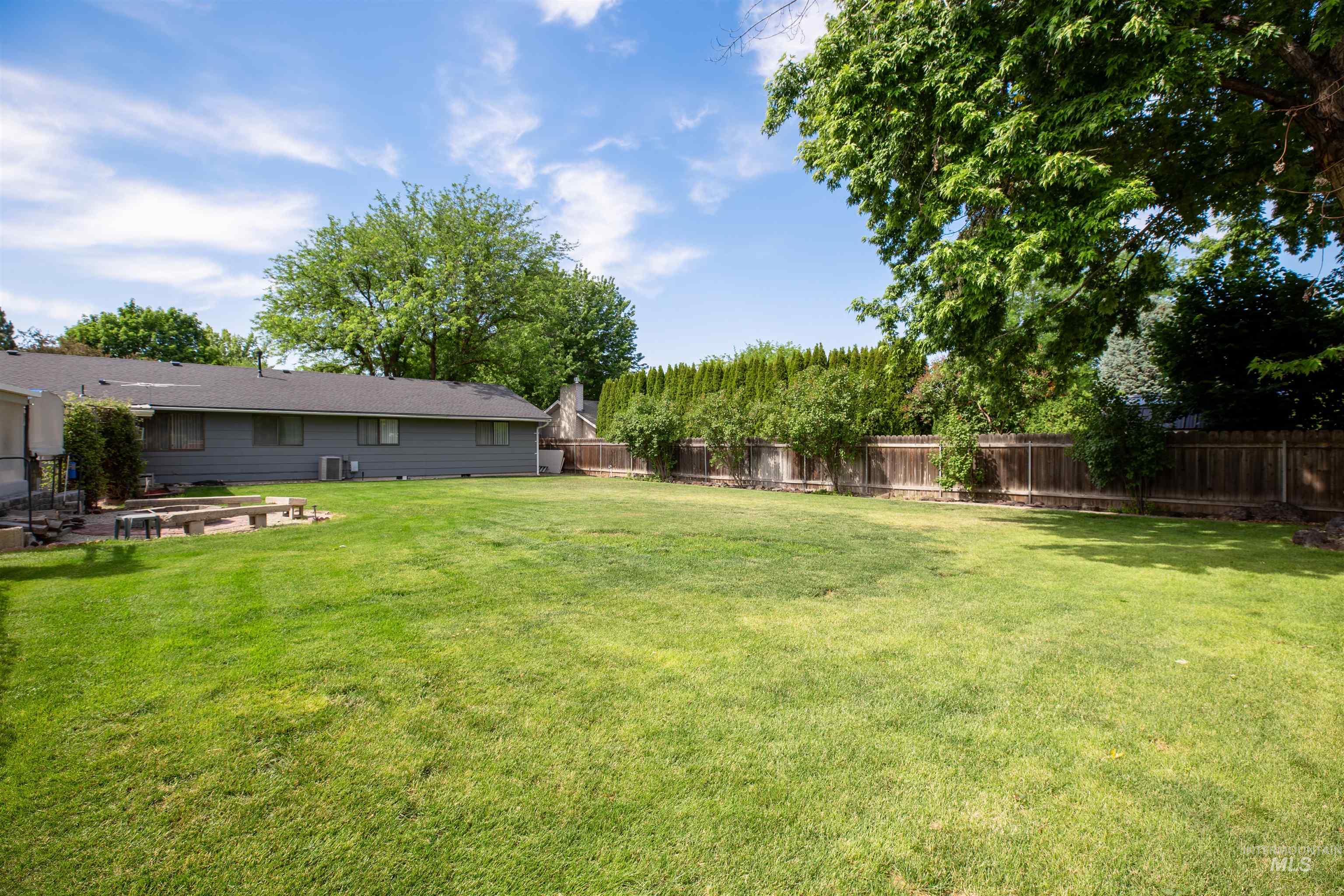10808 W Reutzel Drive Property Photo 46