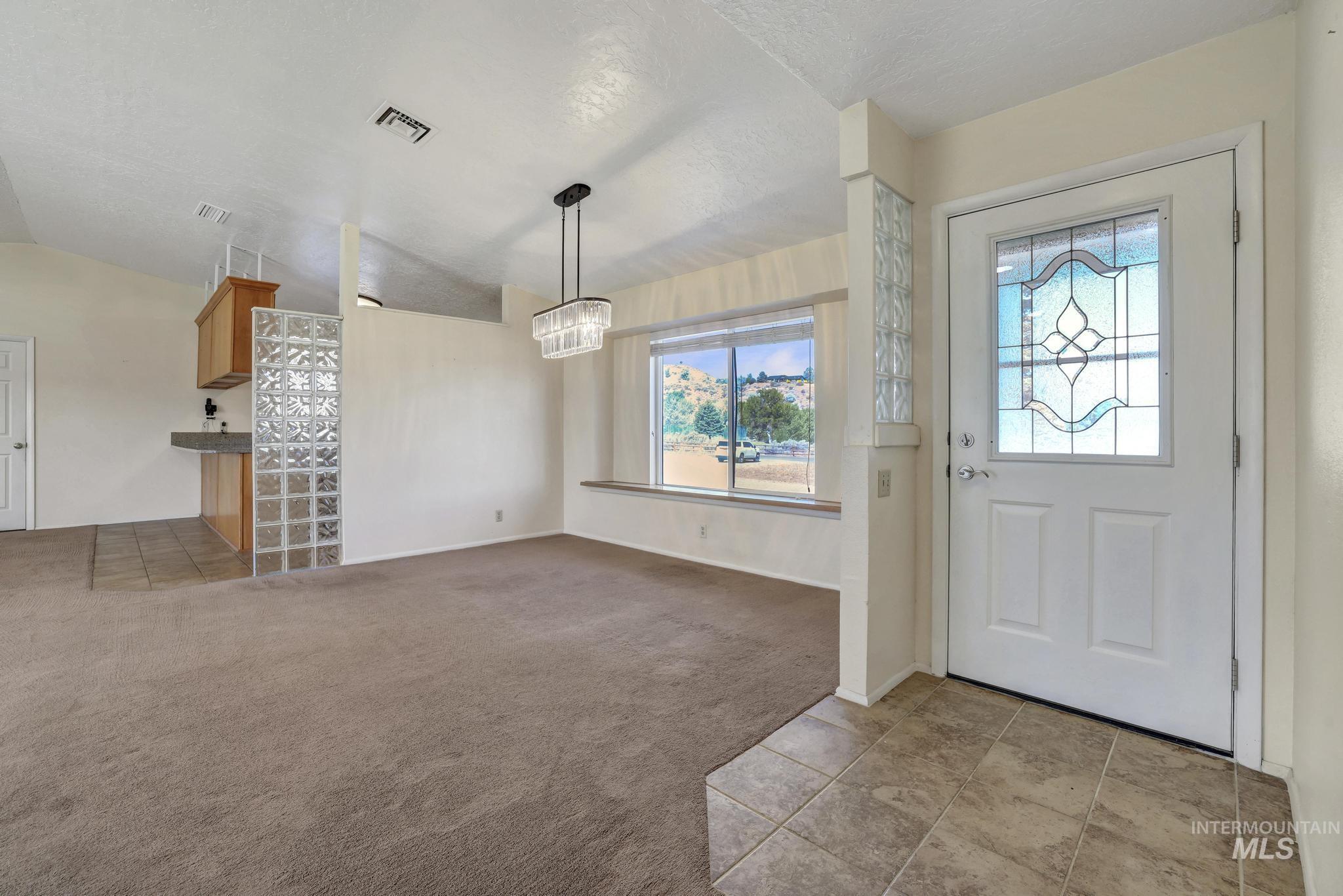 4514 Pheasant Ln Property Photo 6
