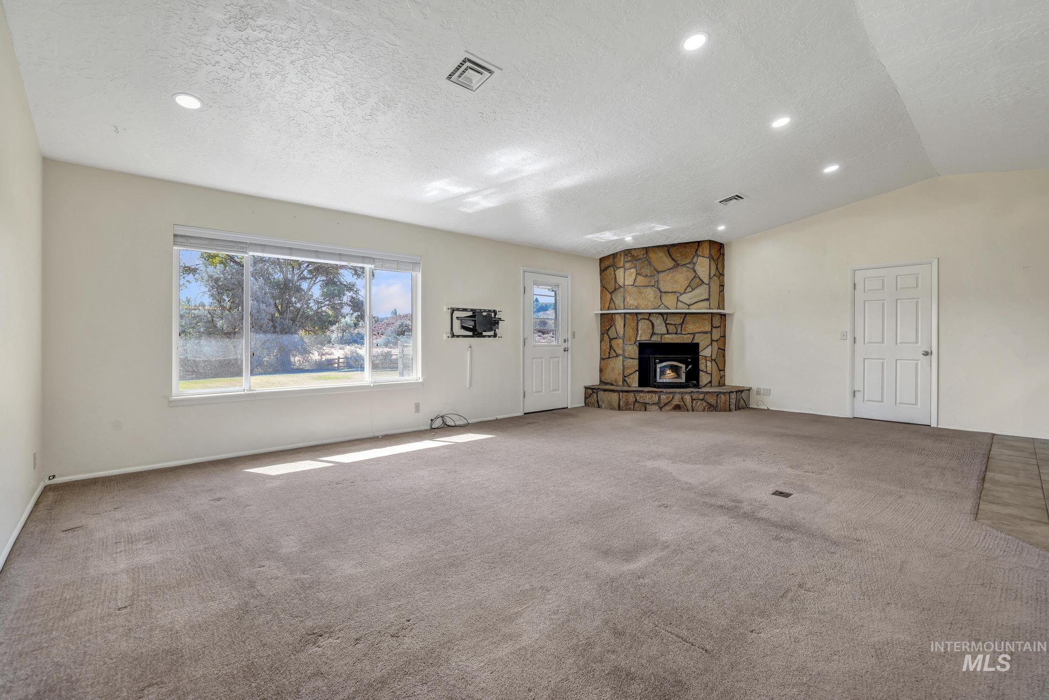 4514 Pheasant Ln Property Photo 8