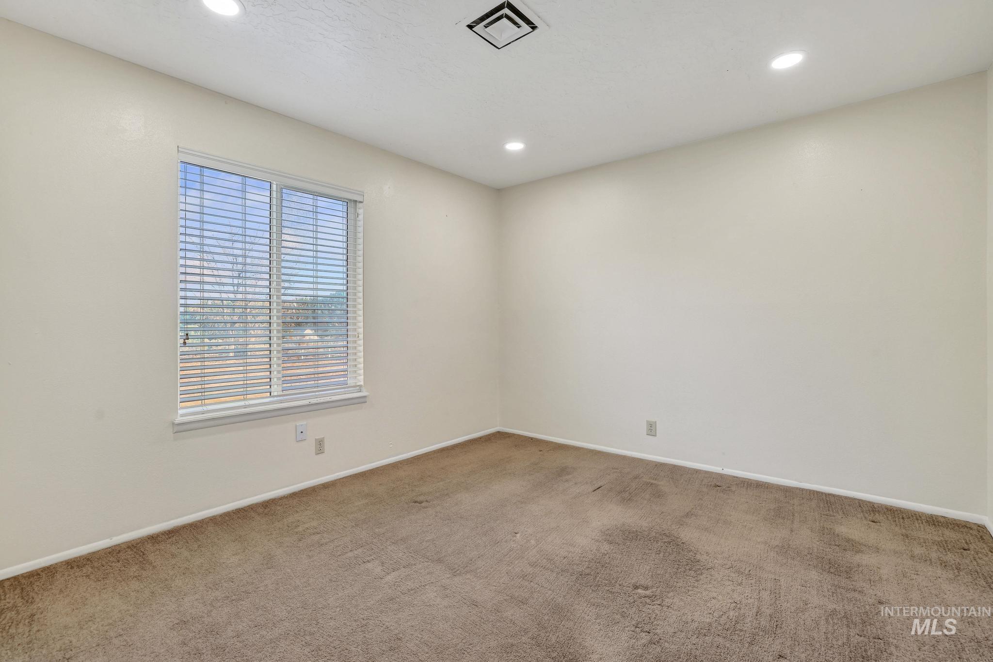 4514 Pheasant Ln Property Photo 19