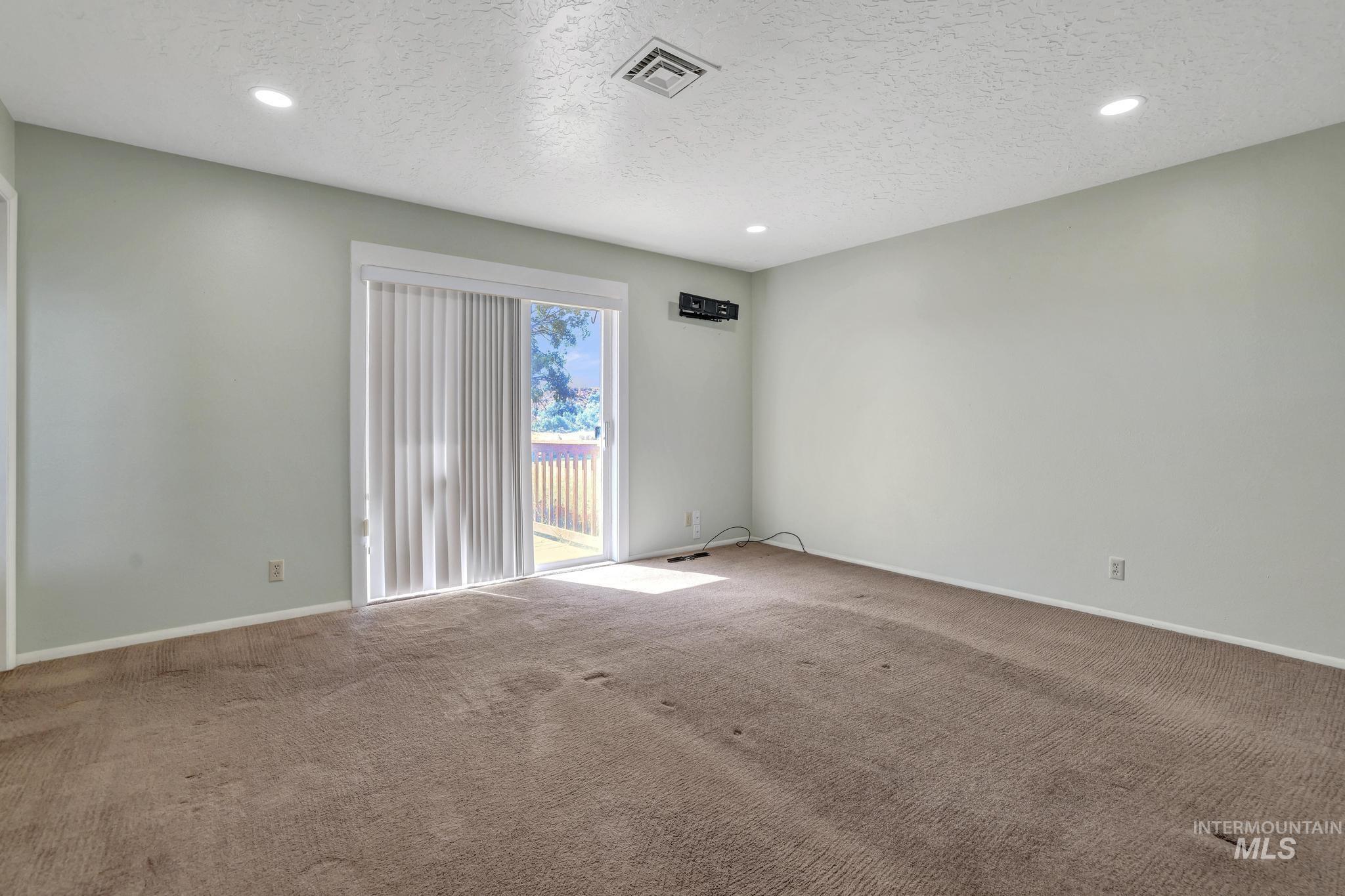 4514 Pheasant Ln Property Photo 23