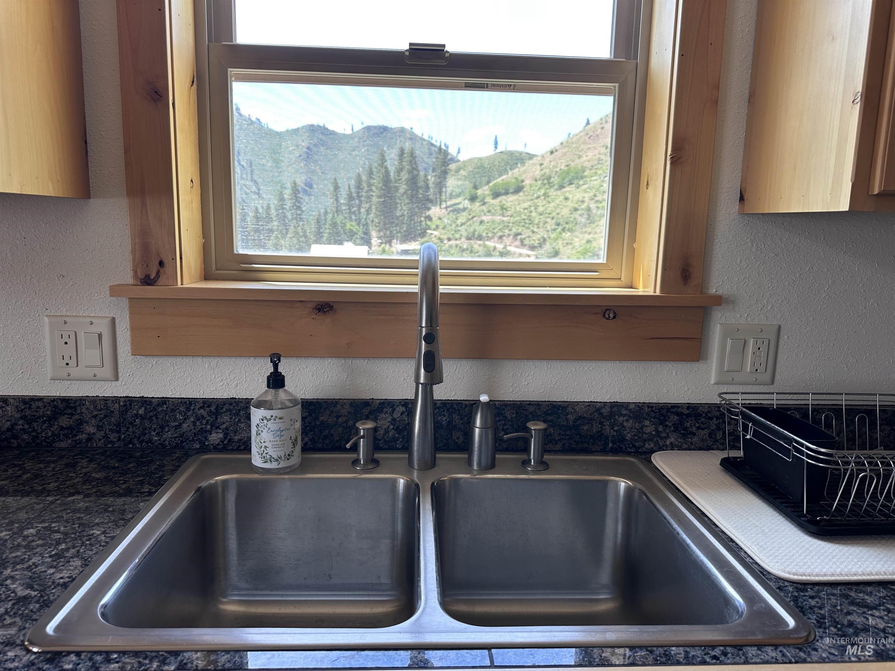 65 Dustin Road Property Photo 17