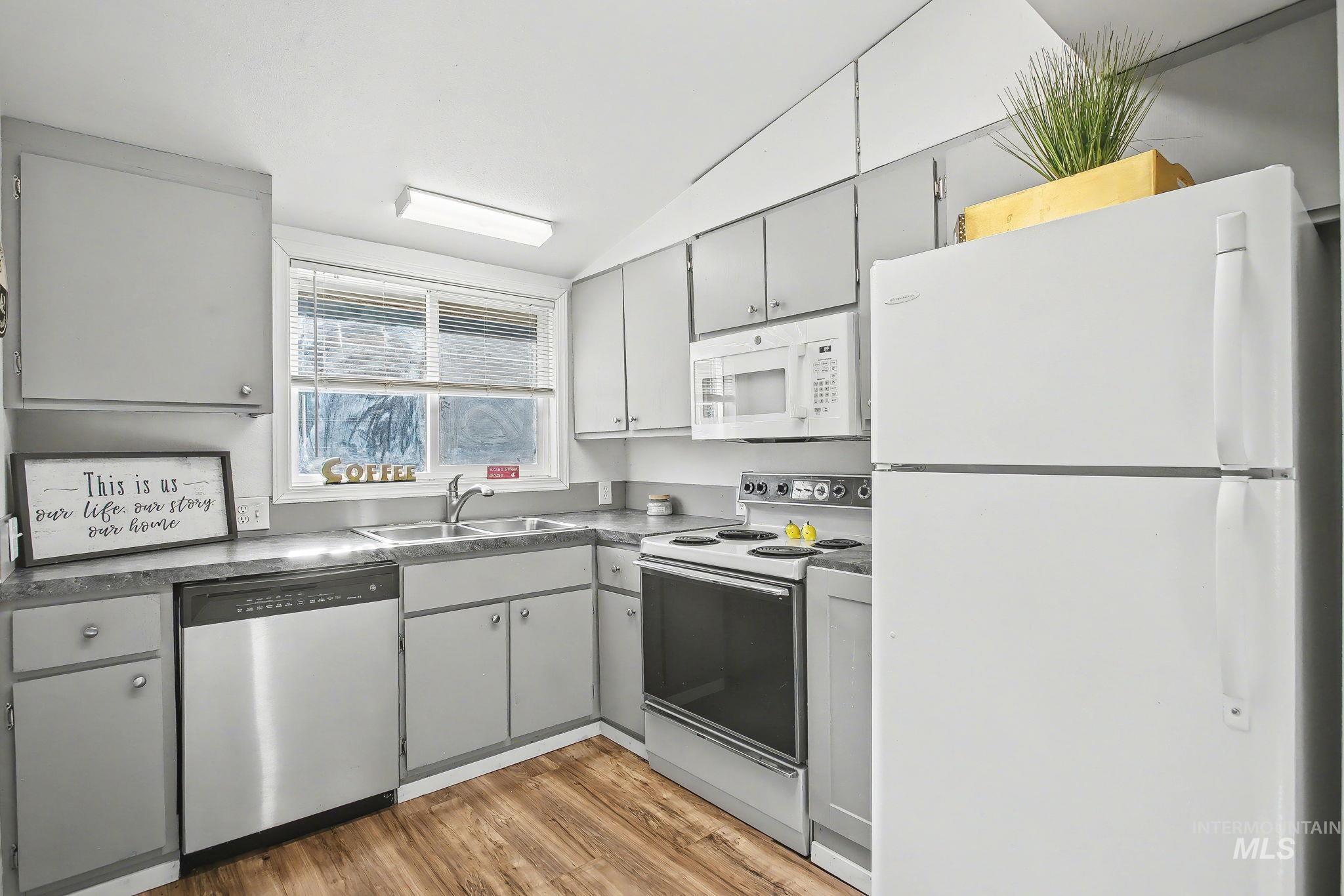 150 Elm Property Photo 1