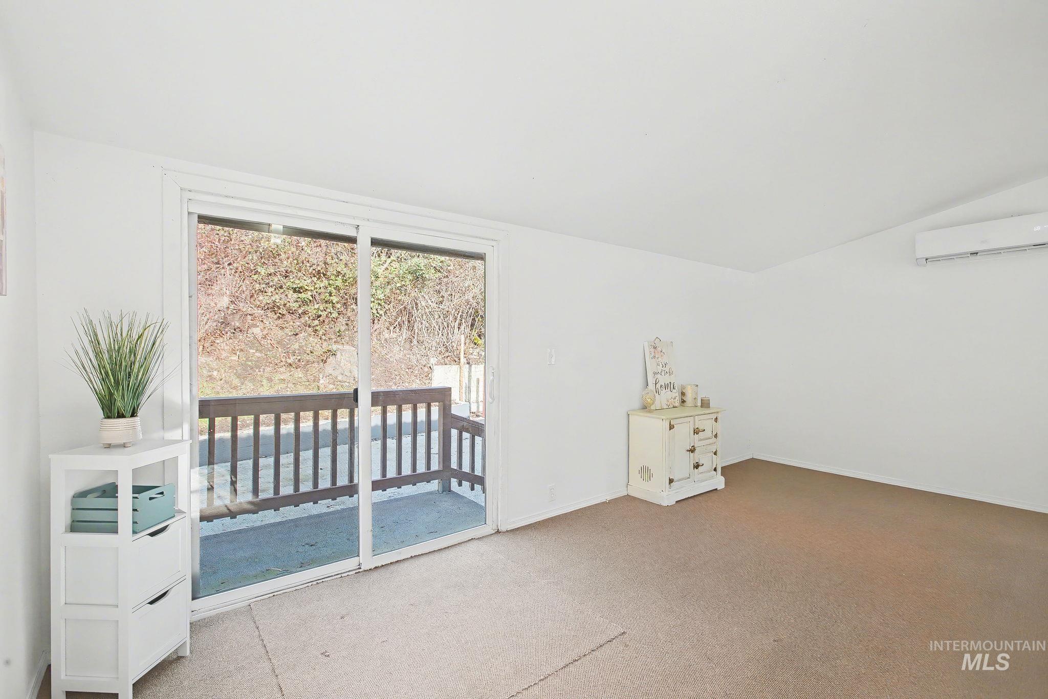 150 Elm Property Photo 8