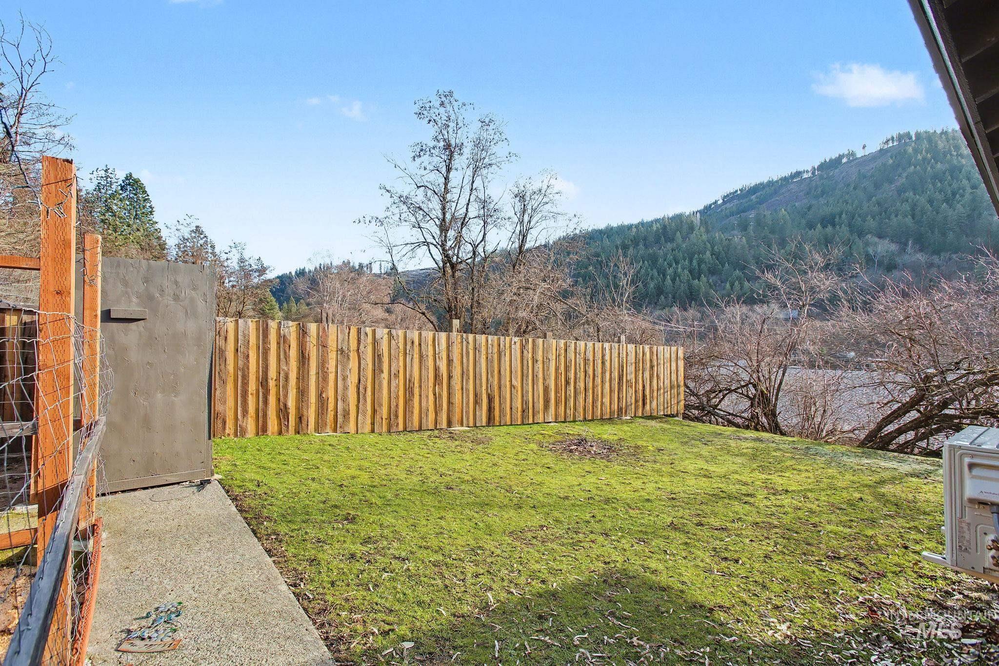 150 Elm Property Photo 23