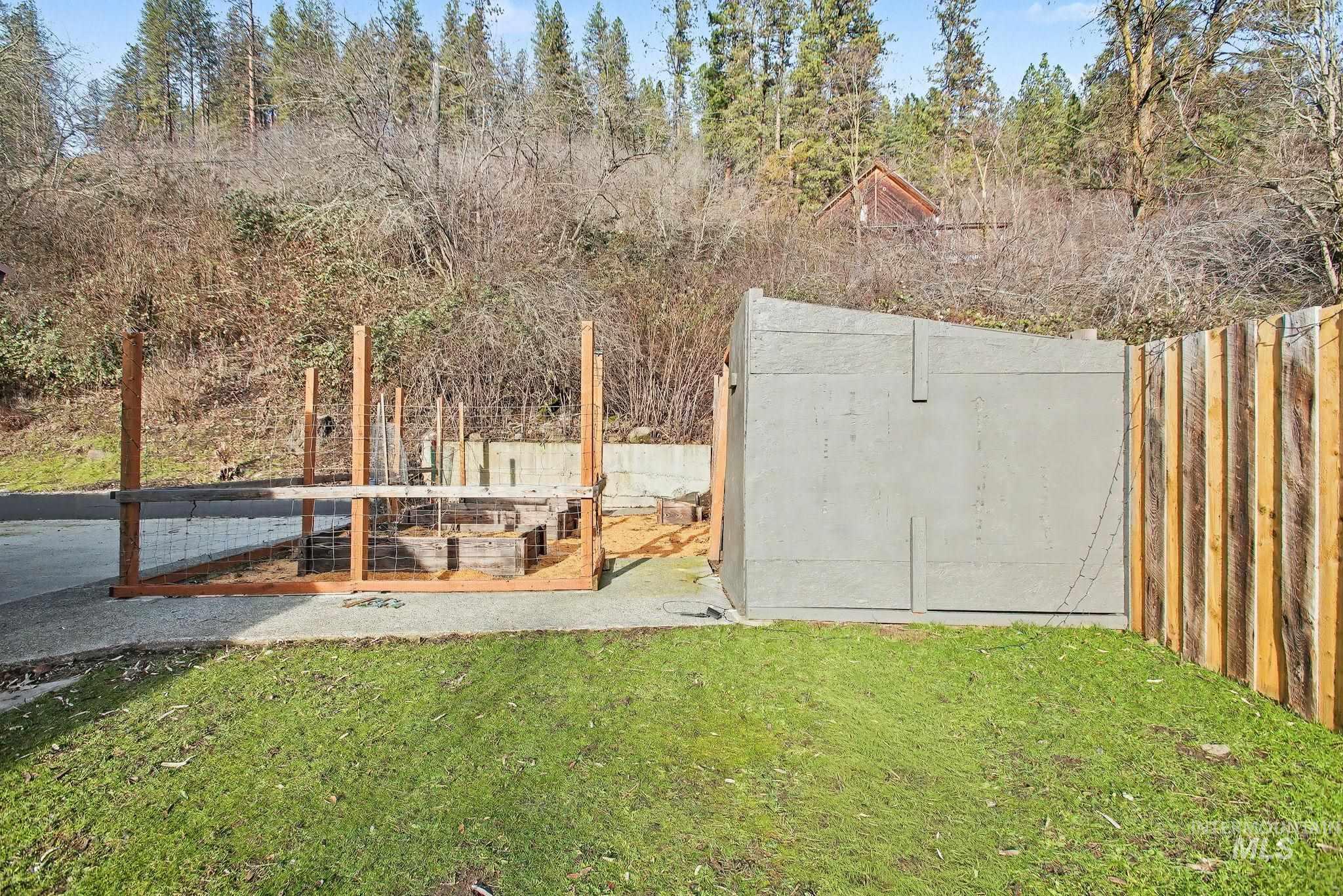 150 Elm Property Photo 31