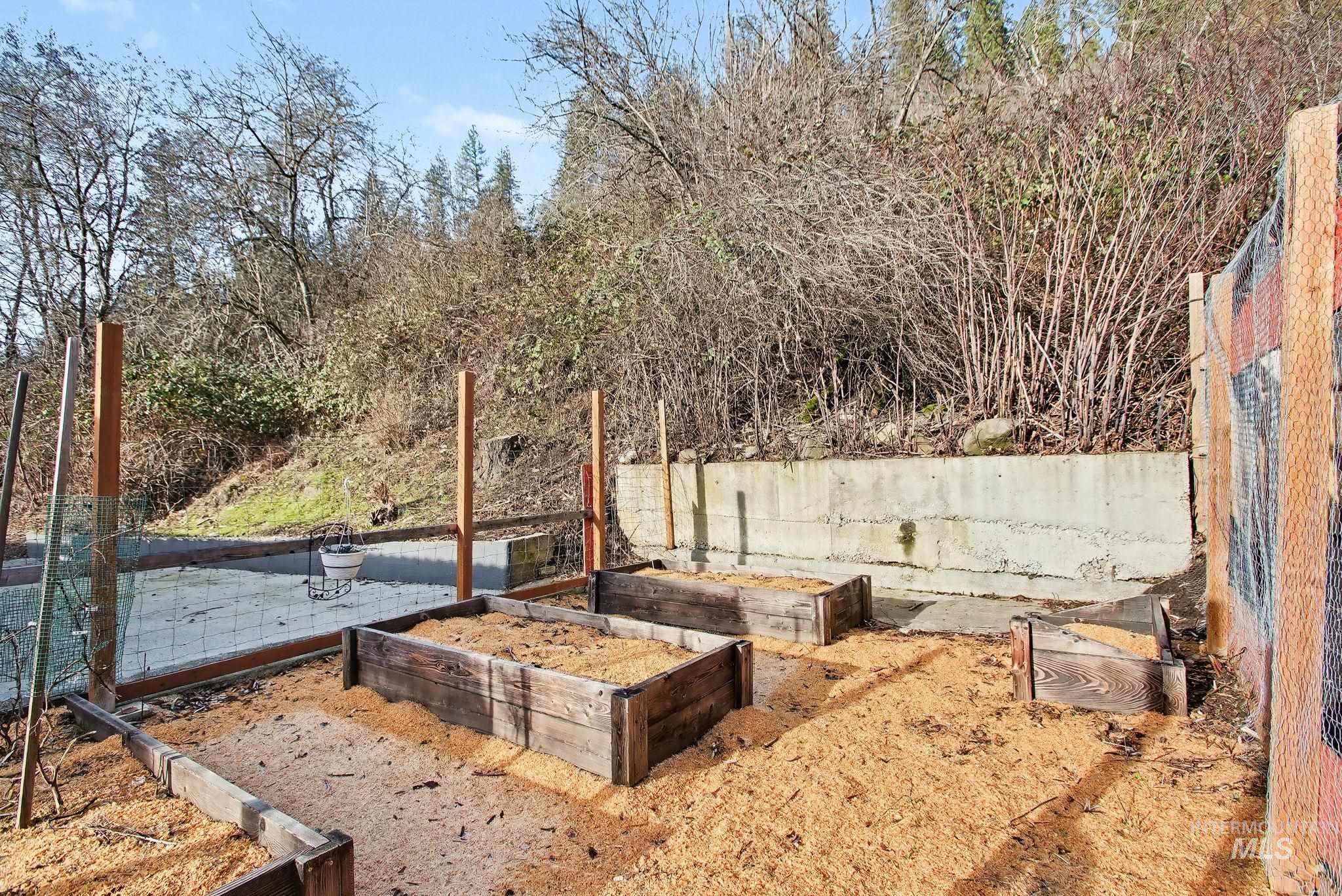 150 Elm Property Photo 32