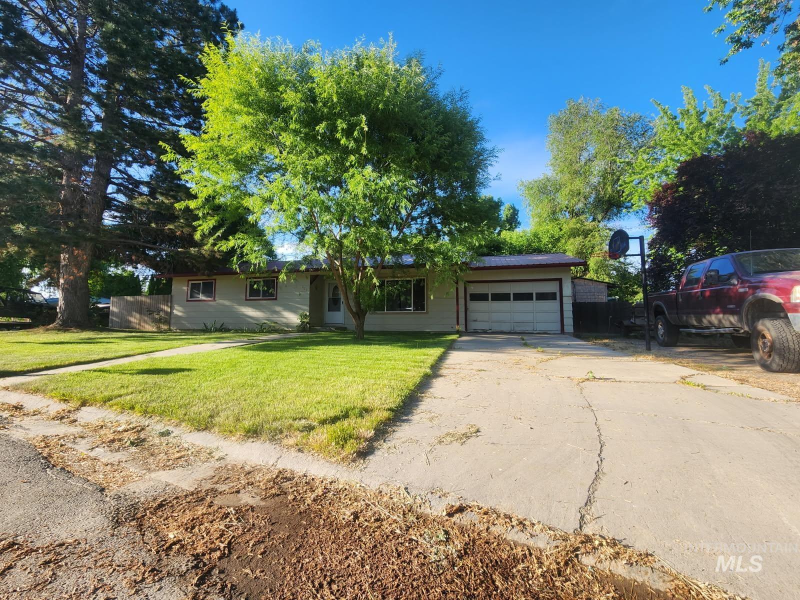 603 C Avenue Property Photo 2