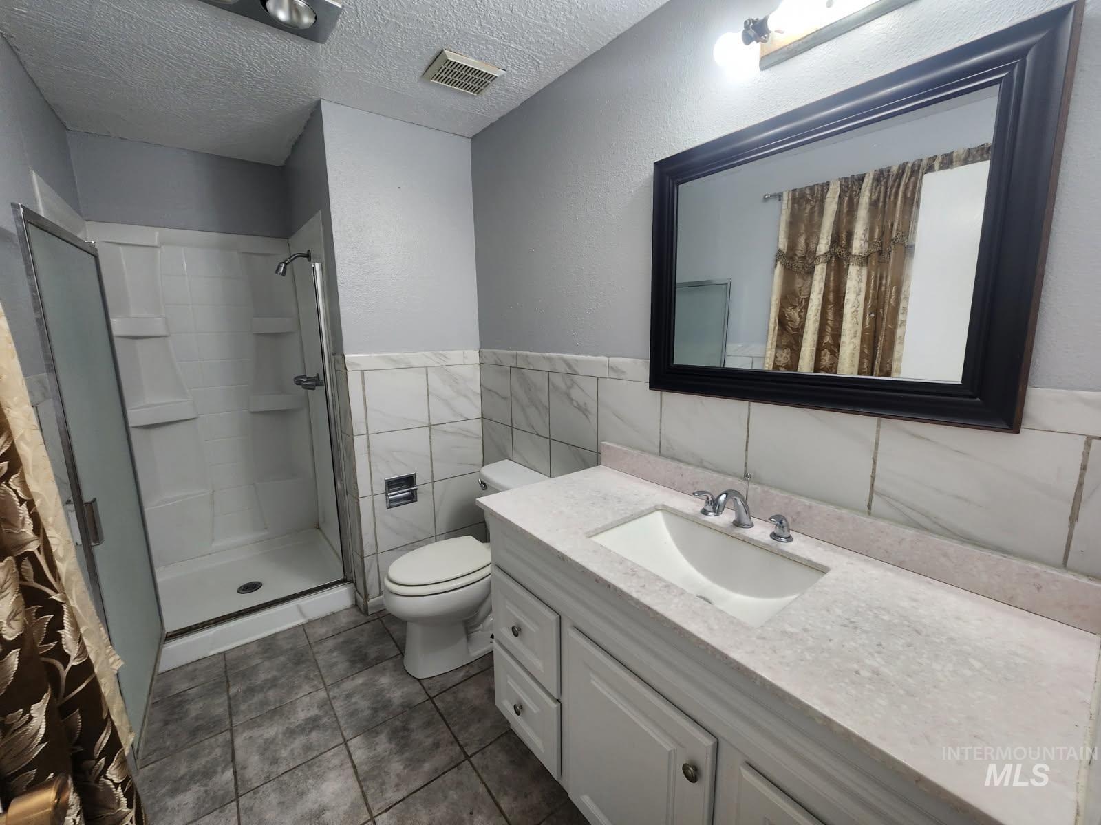 603 C Avenue Property Photo 8