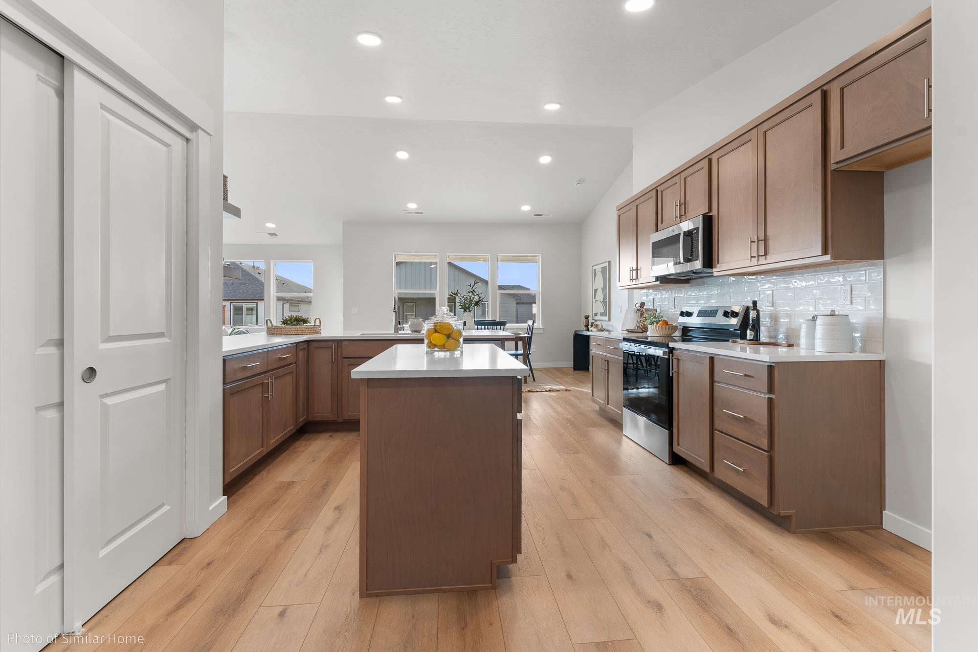 926 W Galloper Property Photo 4