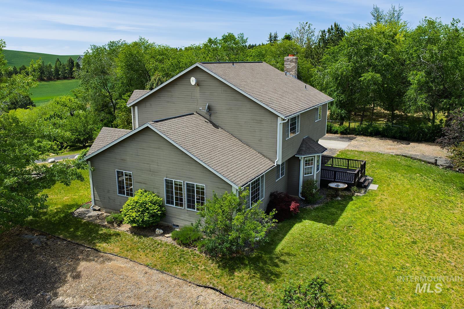 1060 Canterwood Property Photo 5