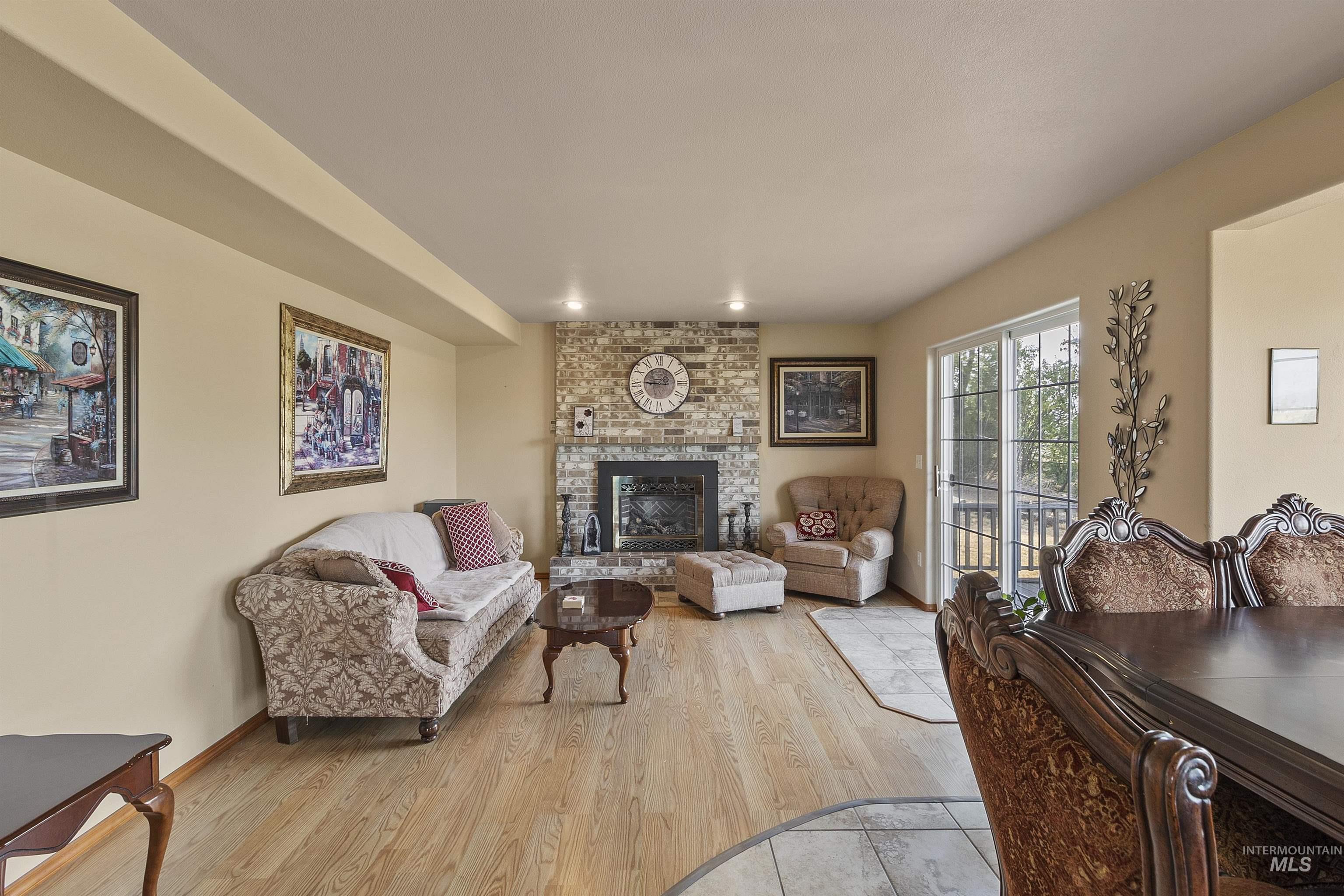 1060 Canterwood Property Photo 15