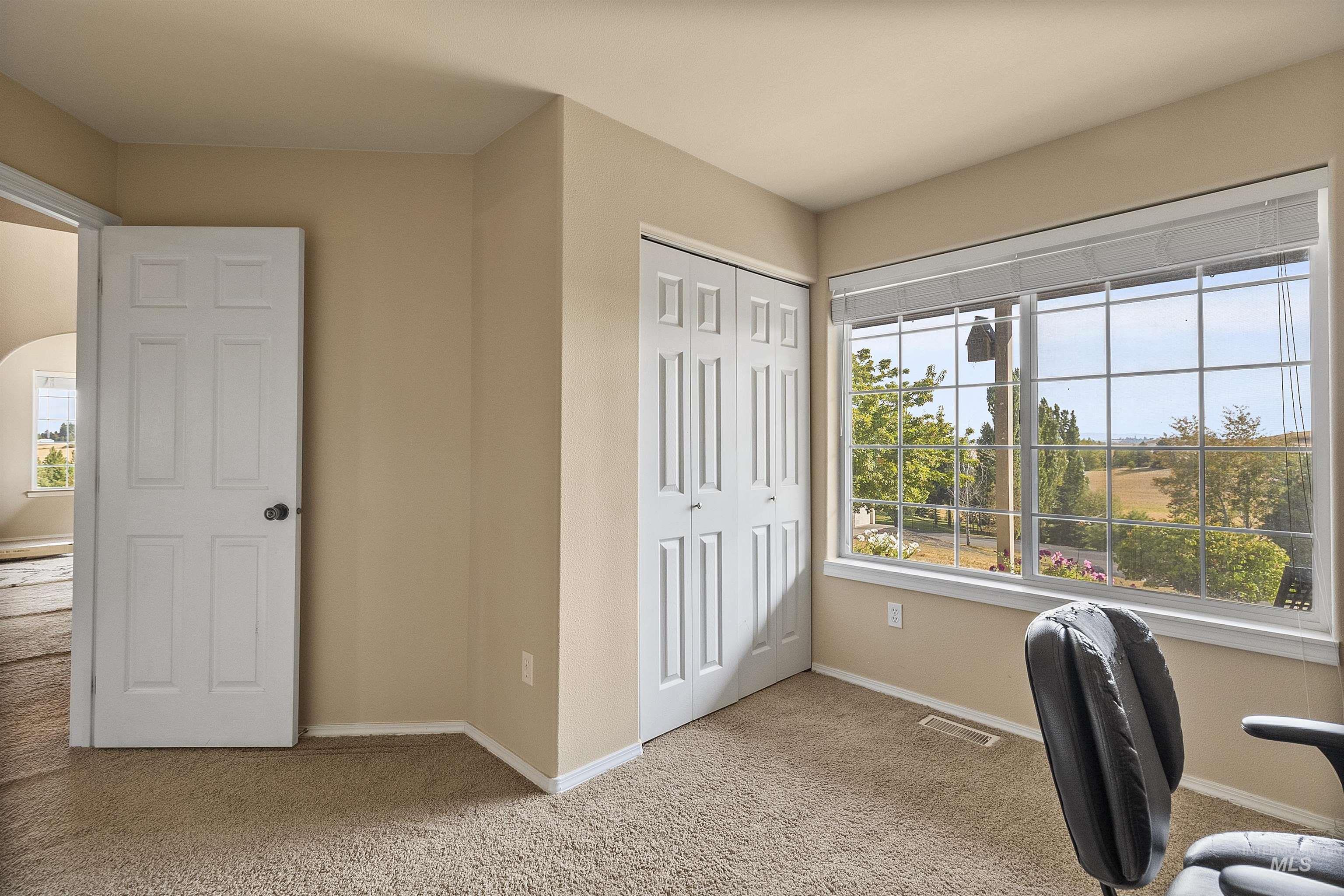 1060 Canterwood Property Photo 20