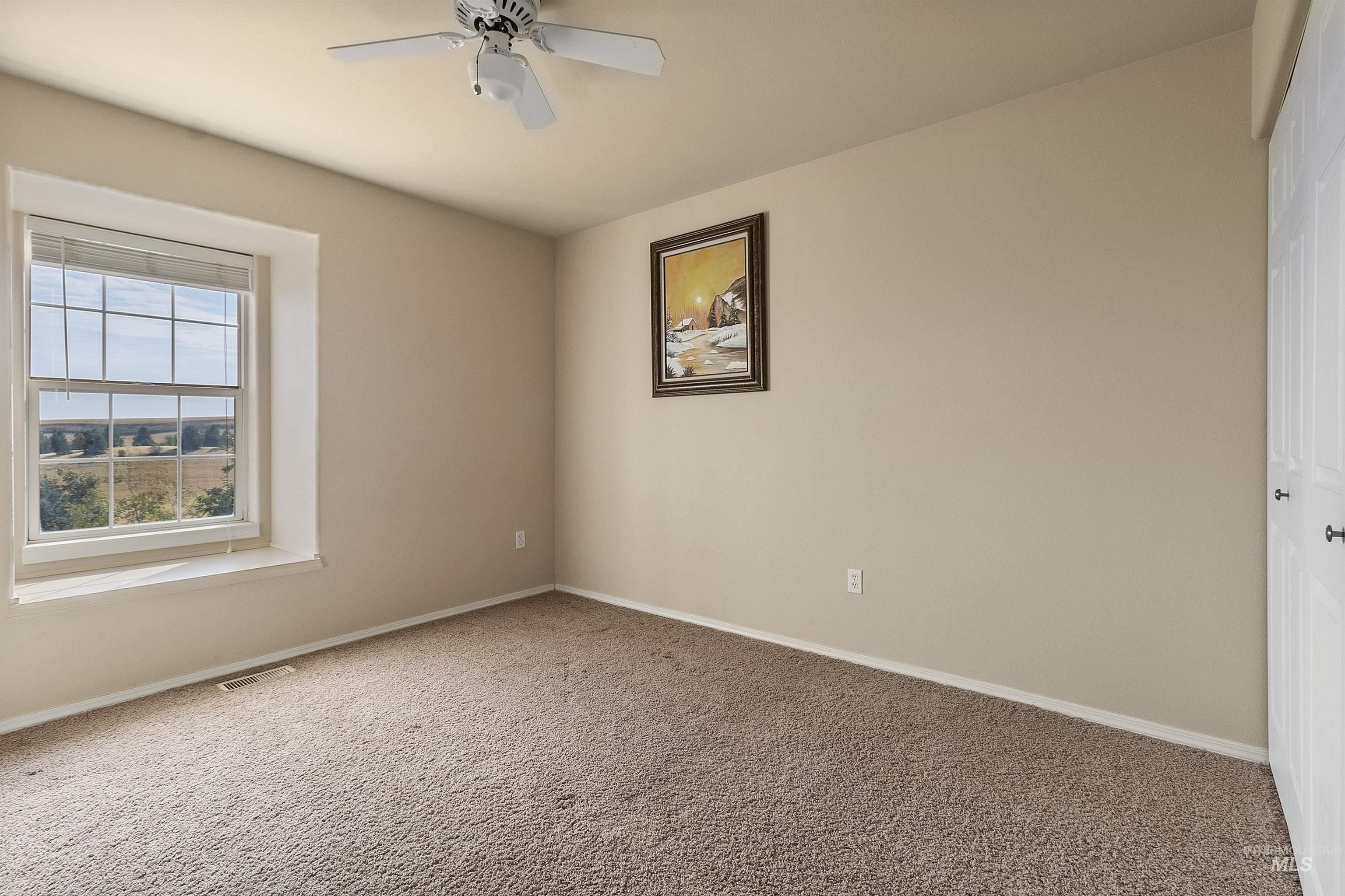 1060 Canterwood Property Photo 29