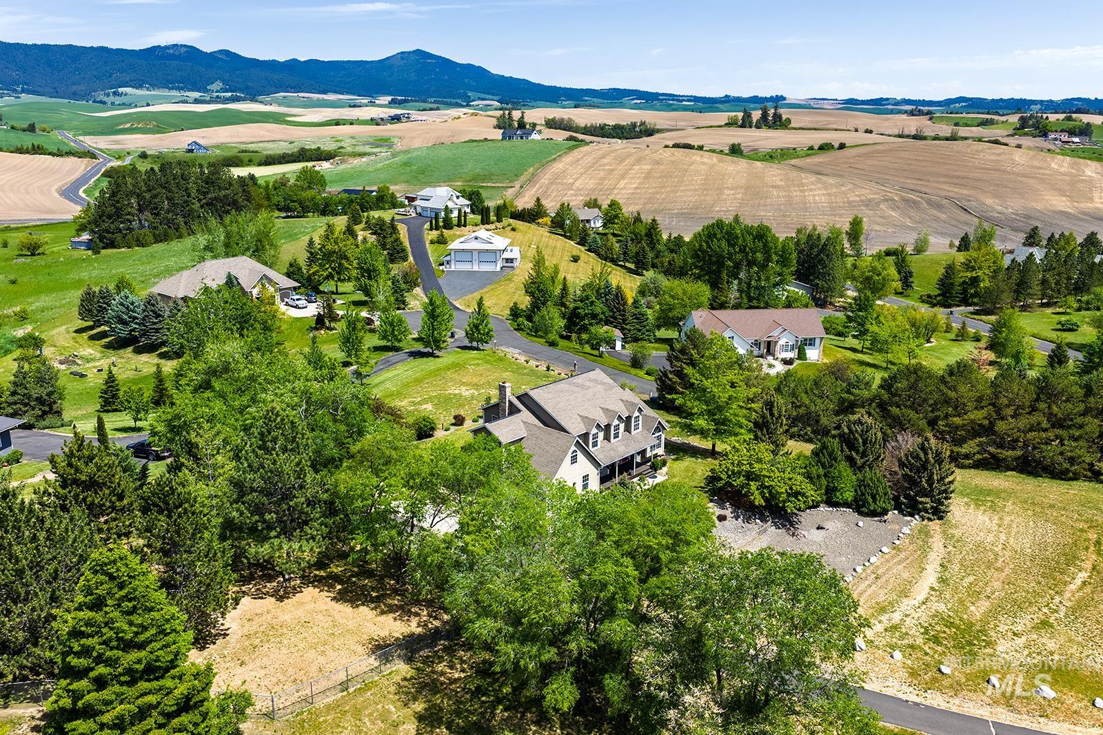 1060 Canterwood Property Photo 47