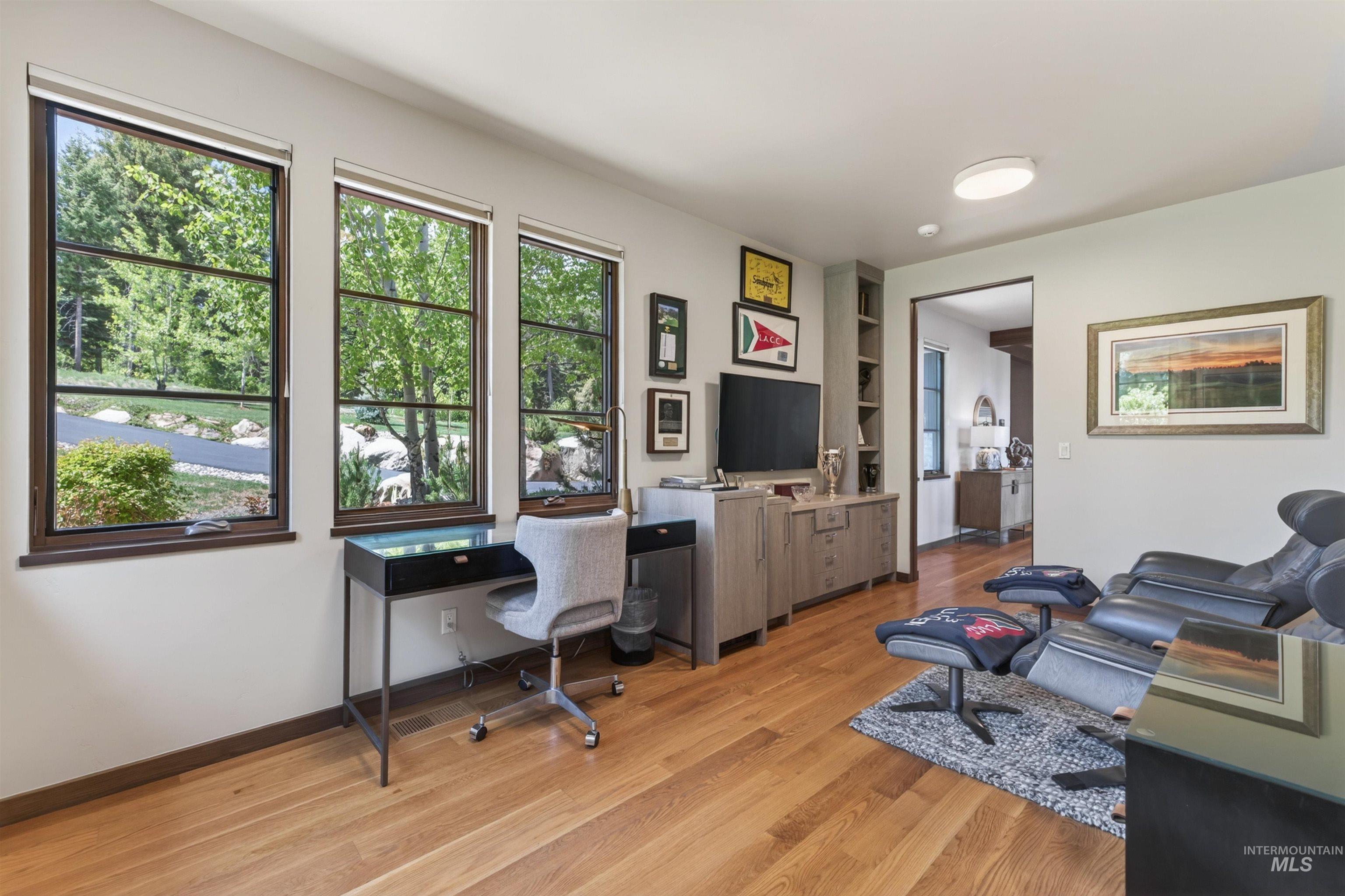 663 Aster Court Property Photo 16