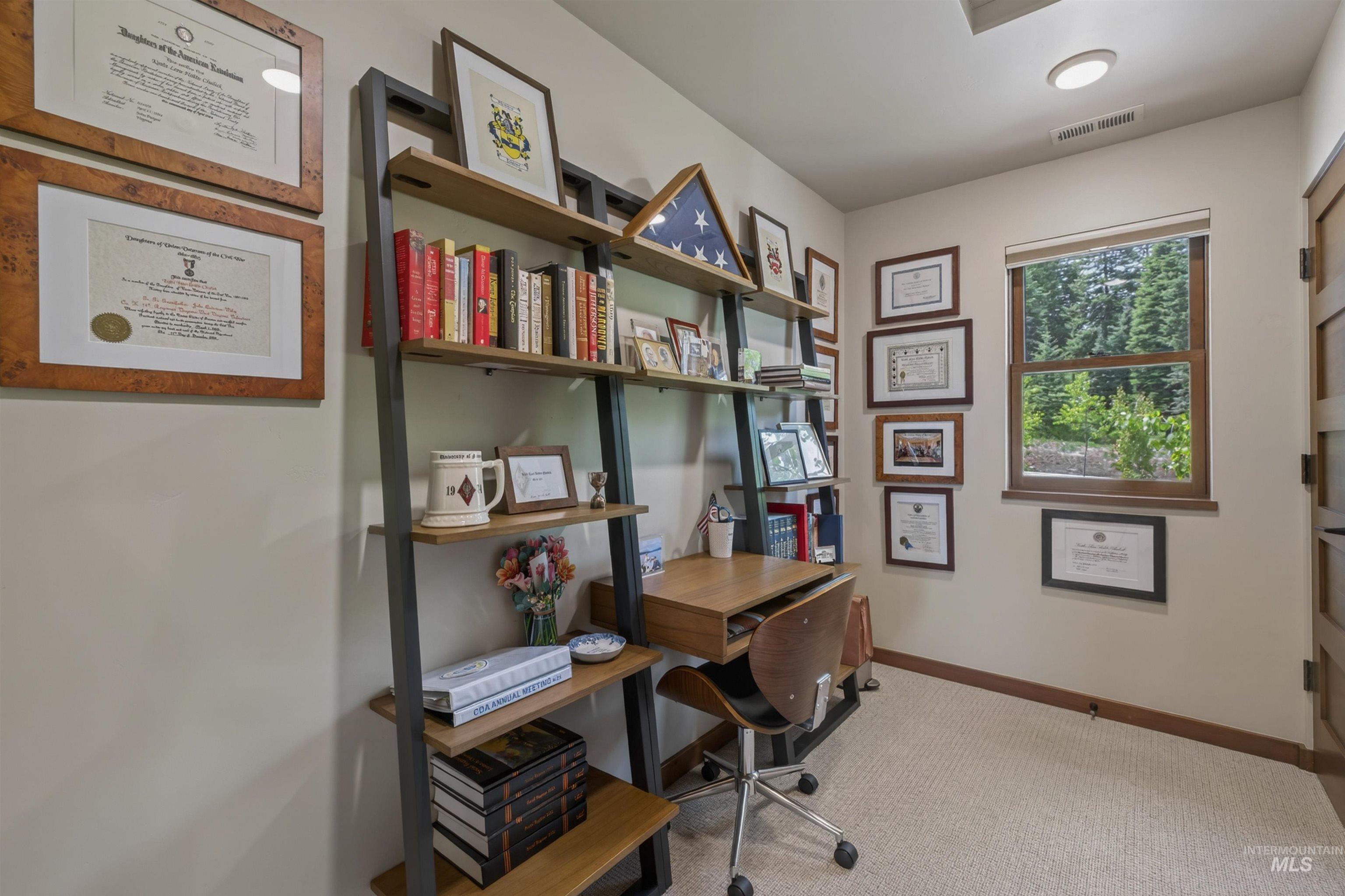 663 Aster Court Property Photo 28