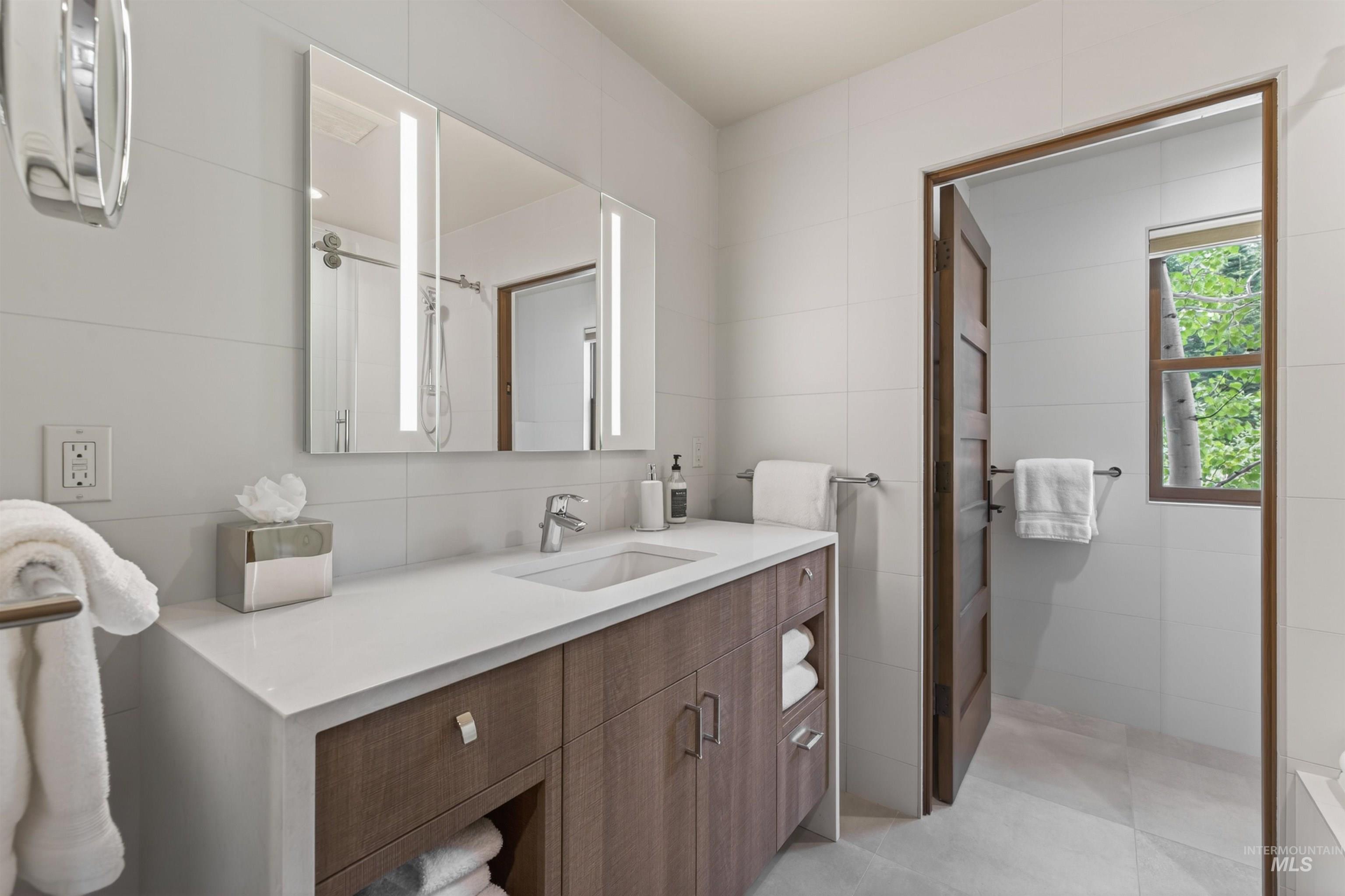 663 Aster Court Property Photo 34