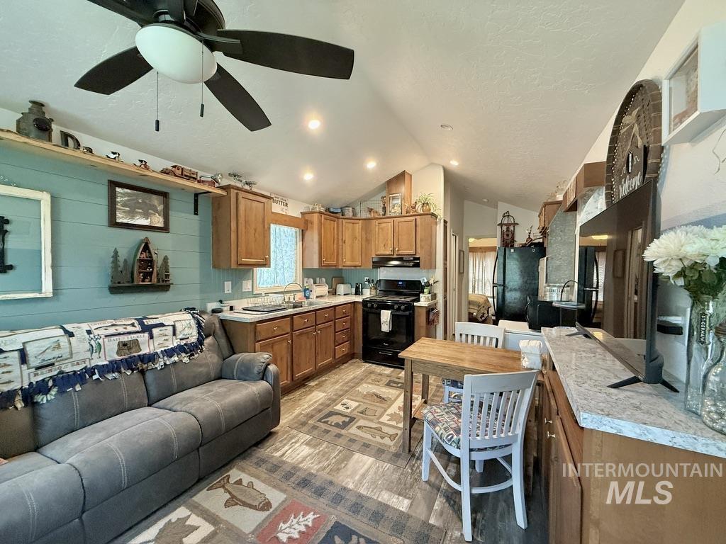 510 River Front Dr. Property Photo 10
