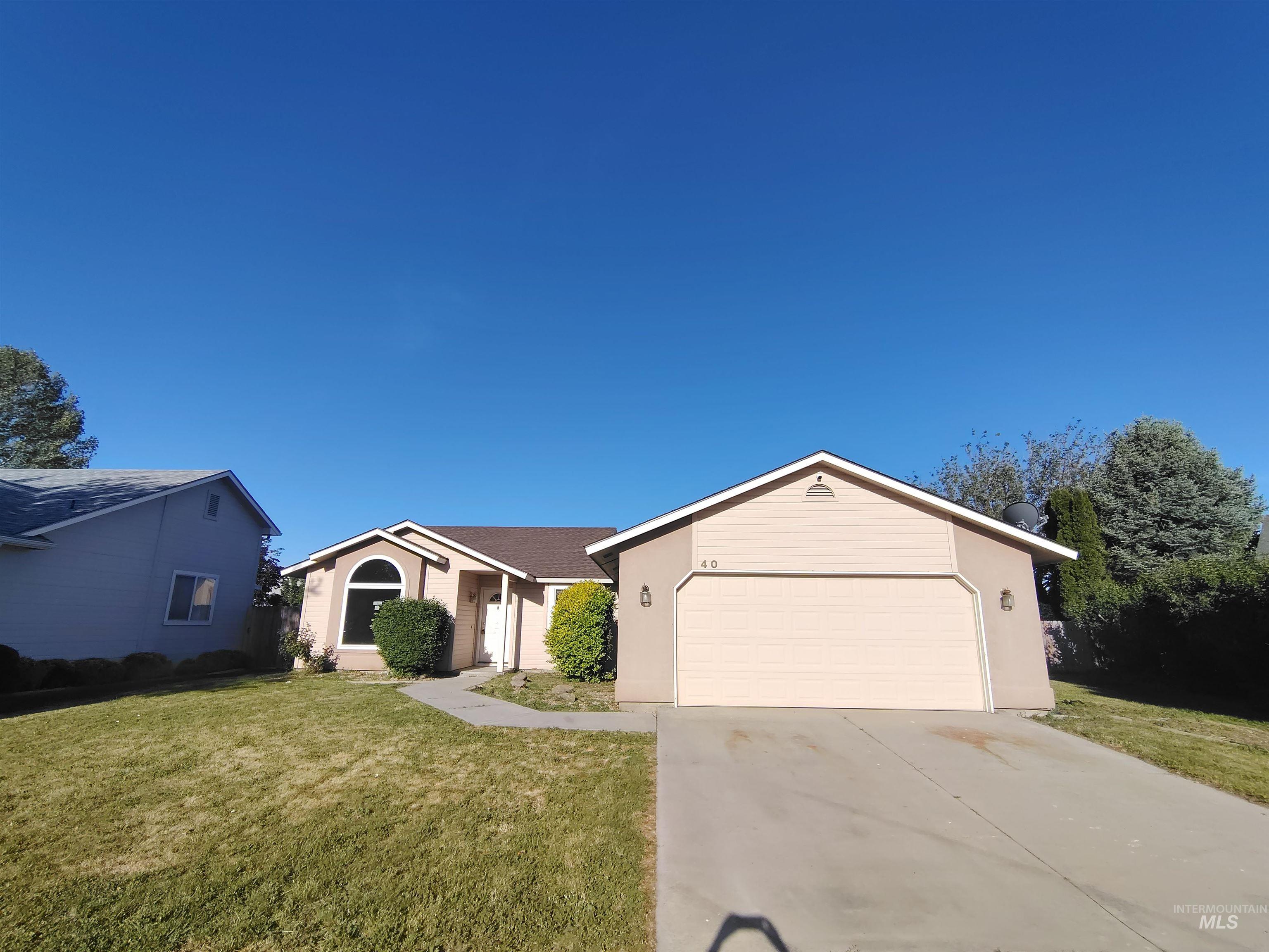 40 S Bingham St Property Photo 1
