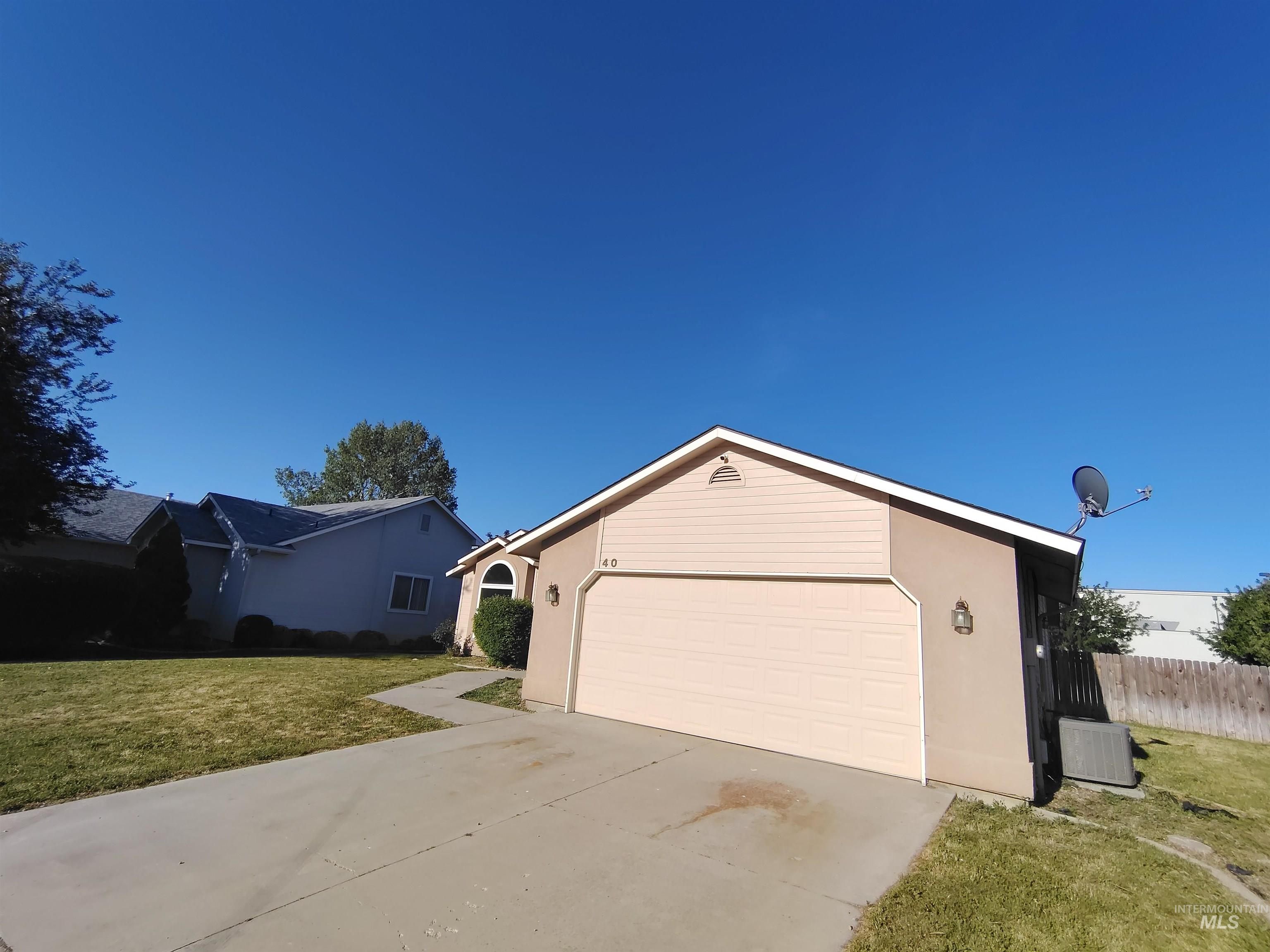 40 S Bingham St Property Photo 2