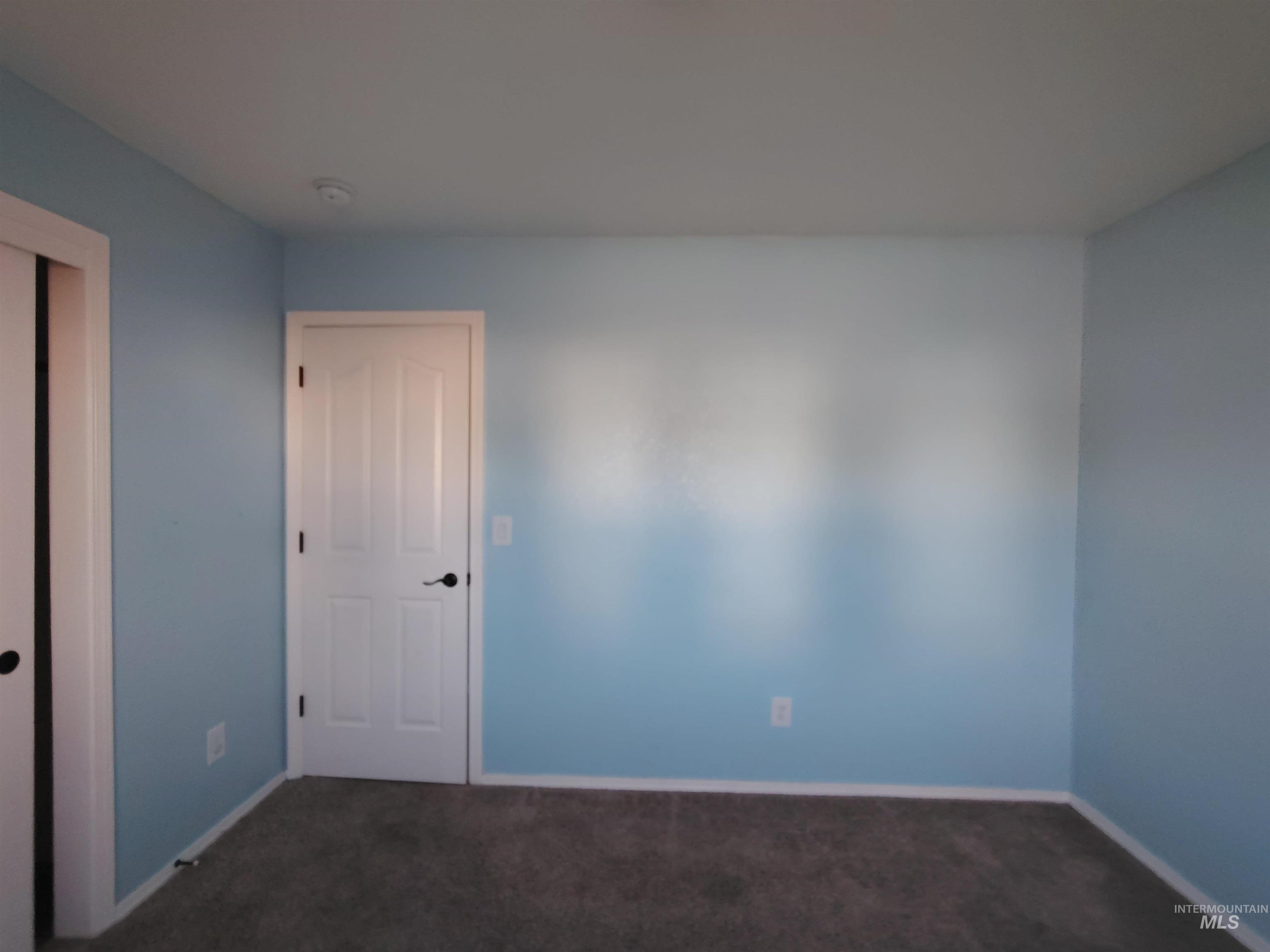 40 S Bingham St Property Photo 7