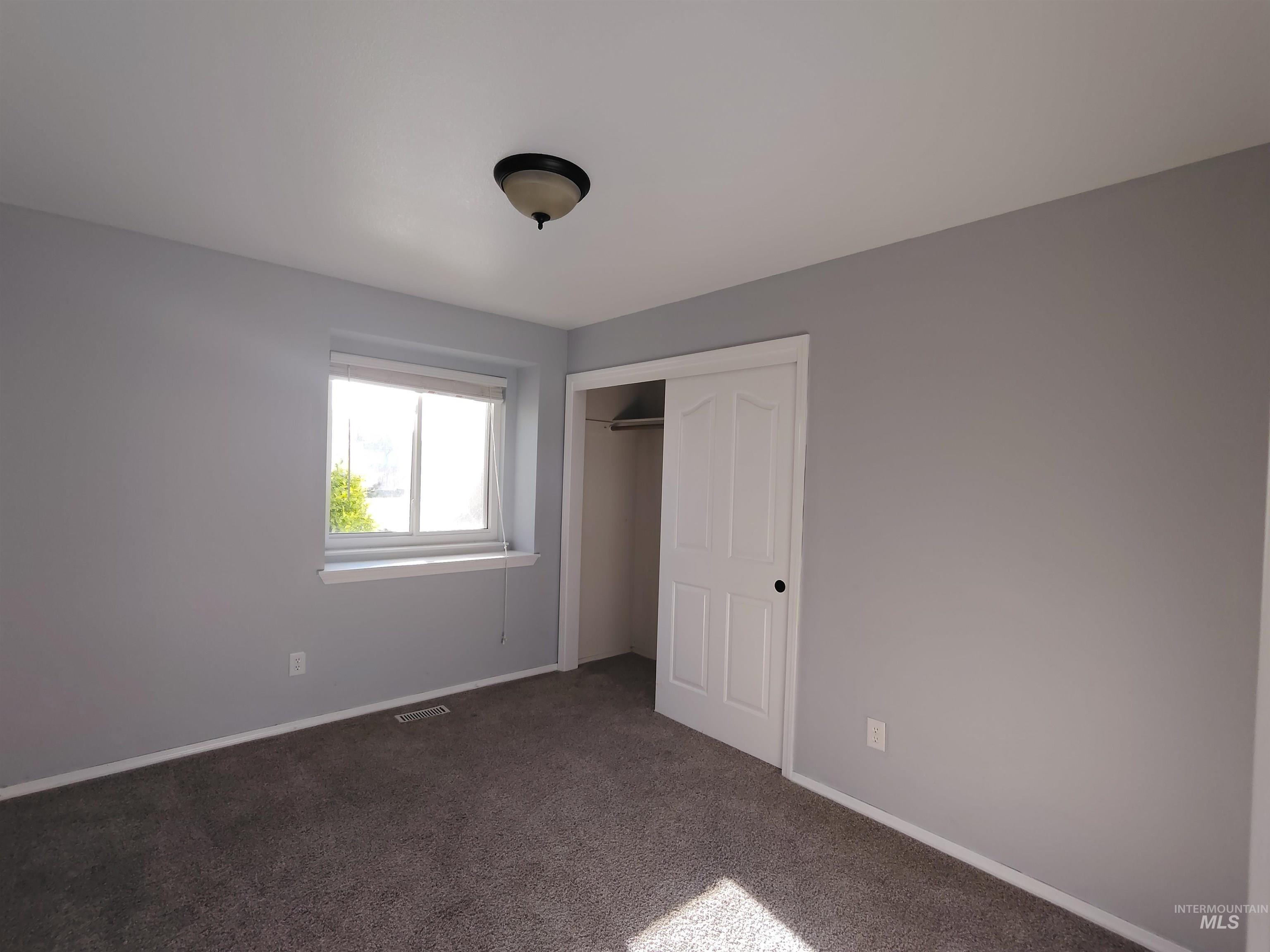 40 S Bingham St Property Photo 8
